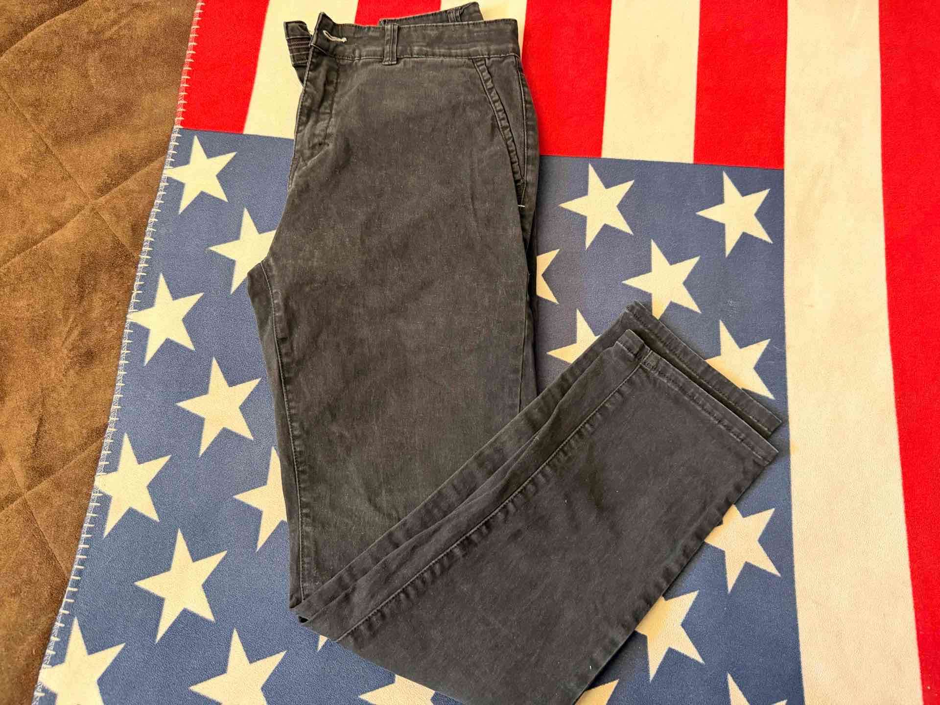 Pantalones negro de hombre - miniatura 2