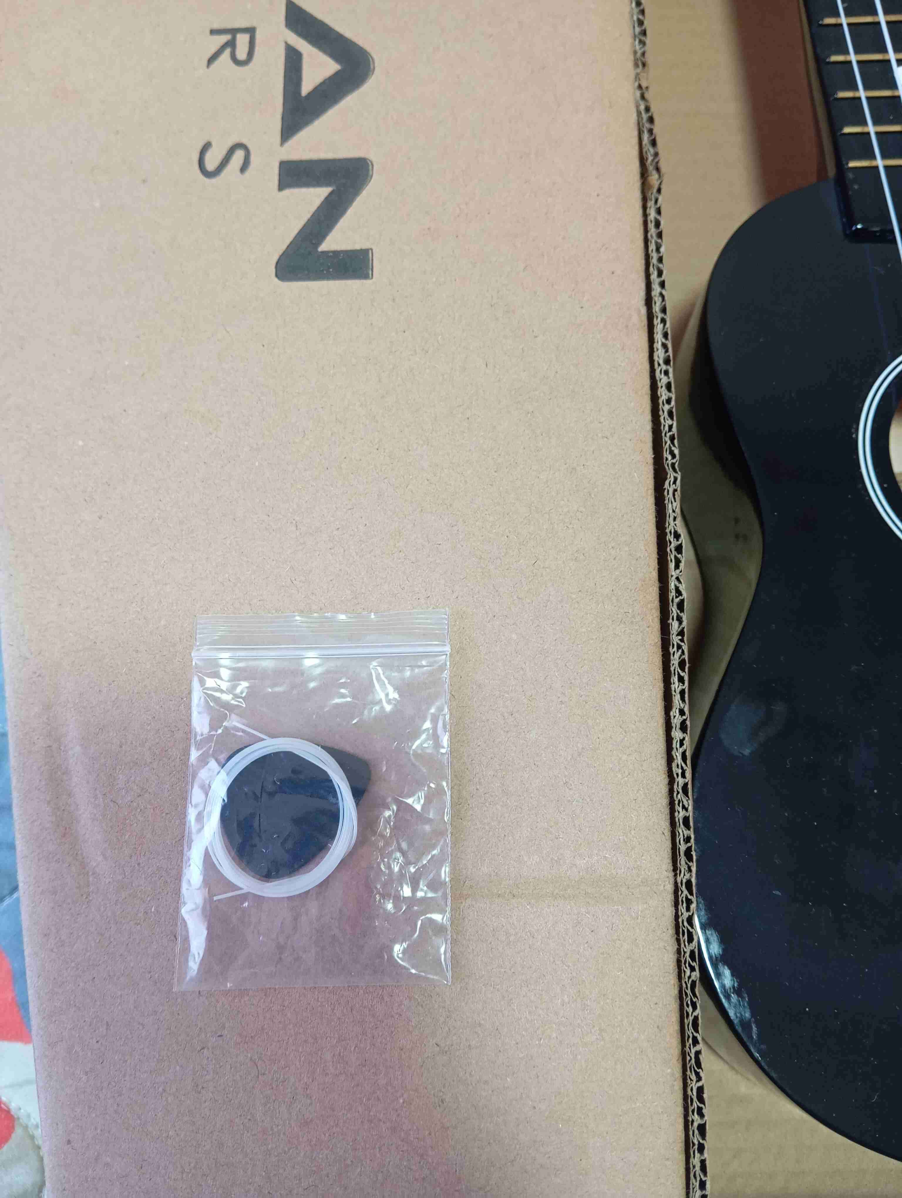 Ukulele Freeman Guitars negro - miniatura 2