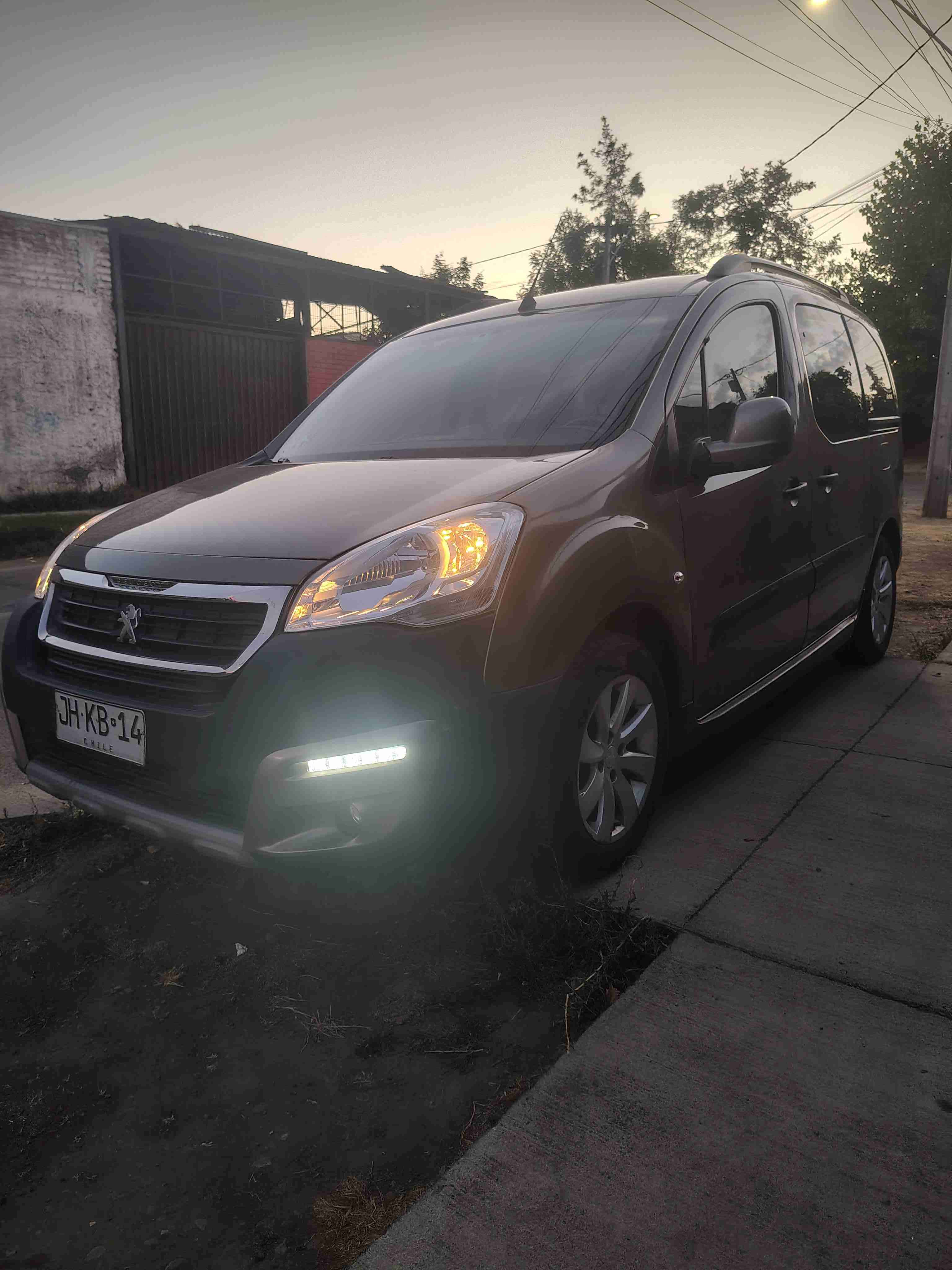 Forgon Peugeot Partner tepee 2017 Diesel - 2