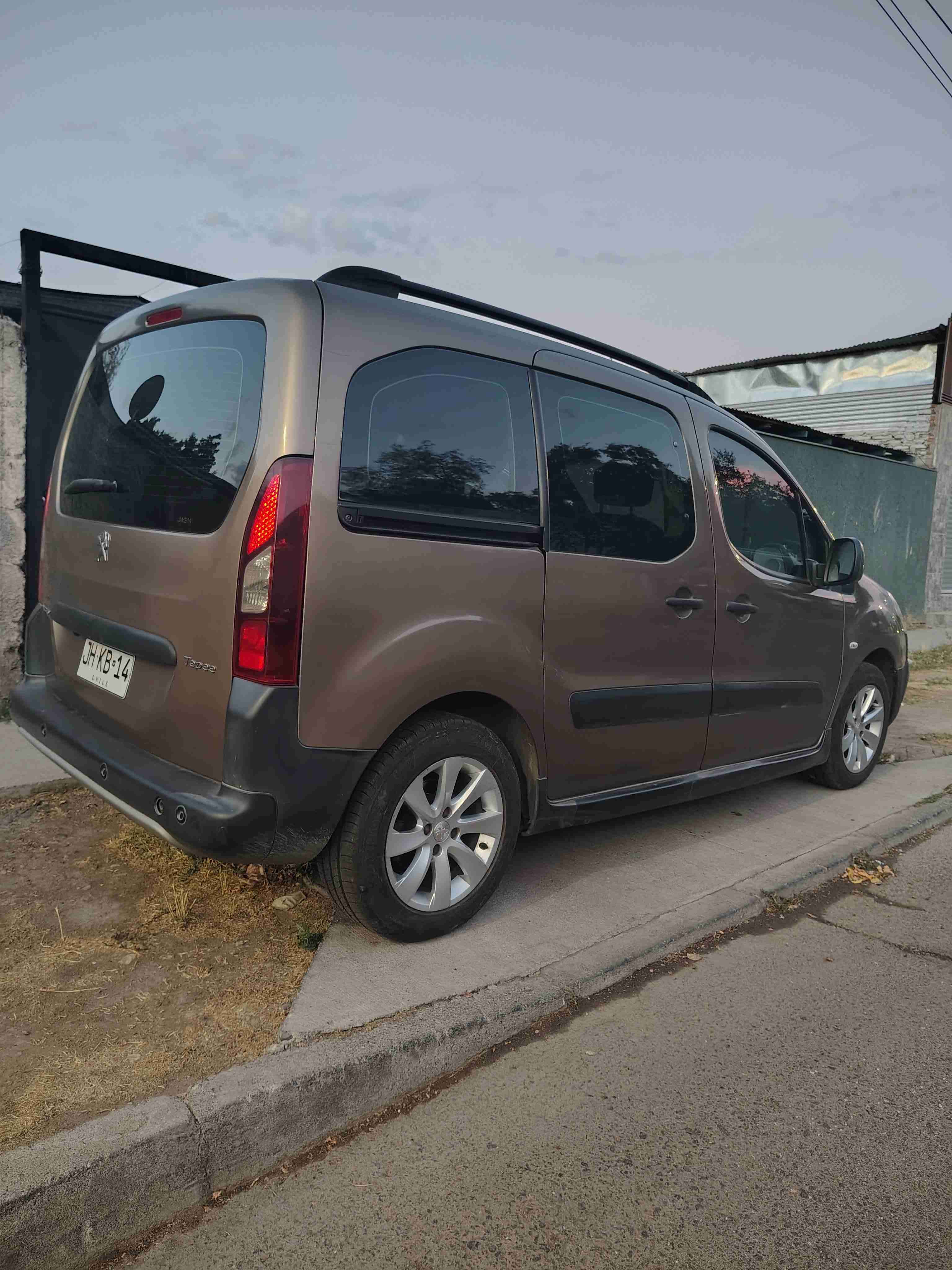 Forgon Peugeot Partner tepee 2017 Diesel - 4