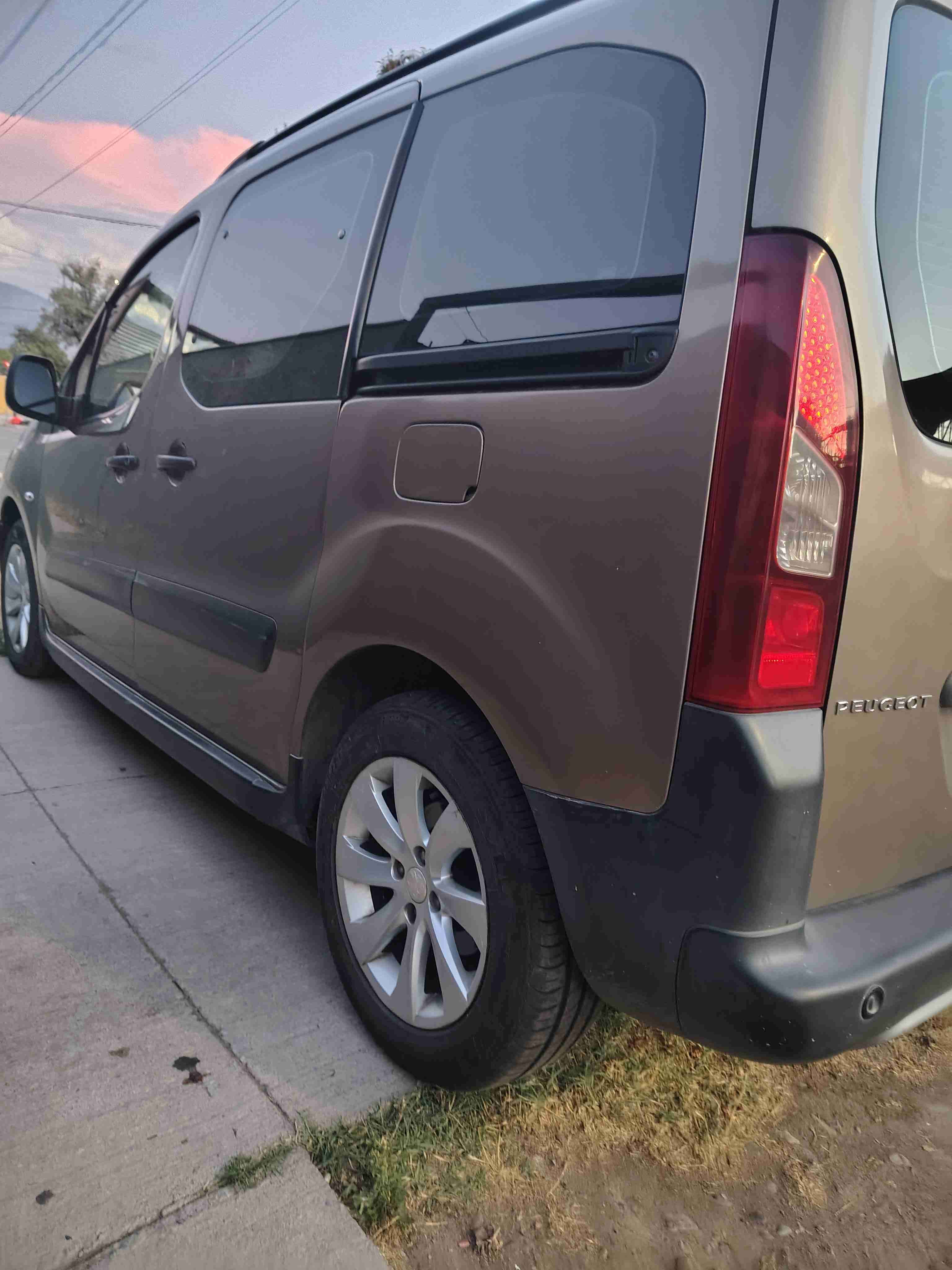 Forgon Peugeot Partner tepee 2017 Diesel - 5