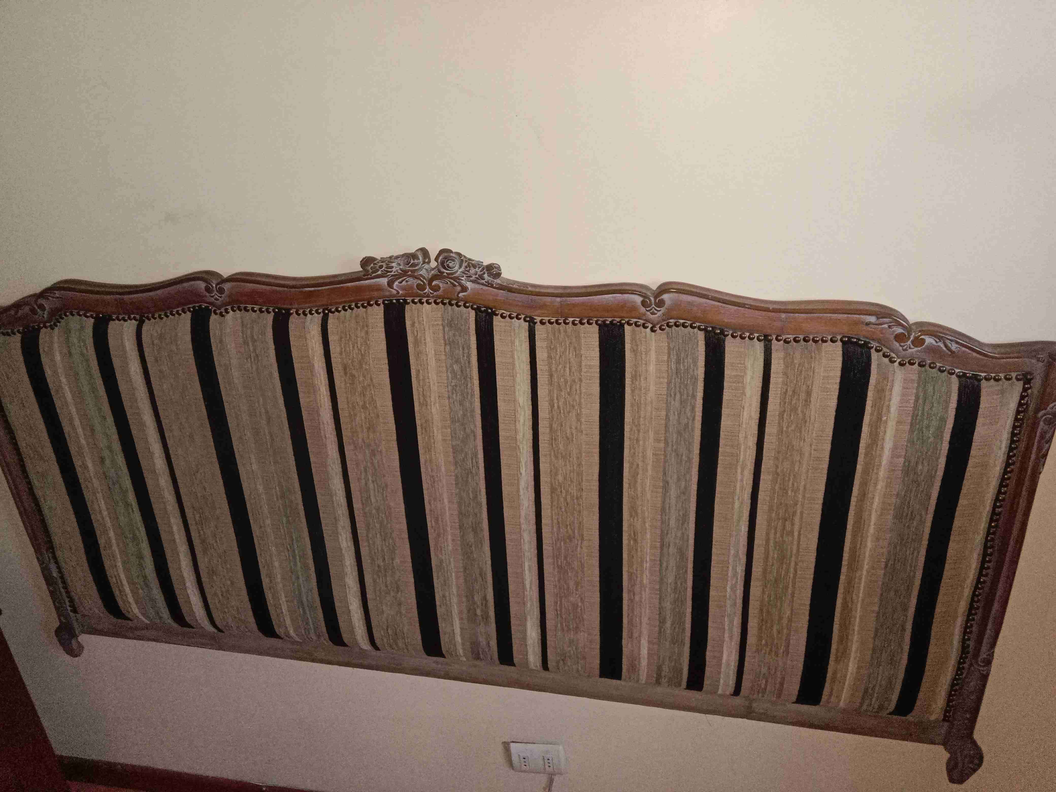 Cabecera de cama tapizada - miniatura 3