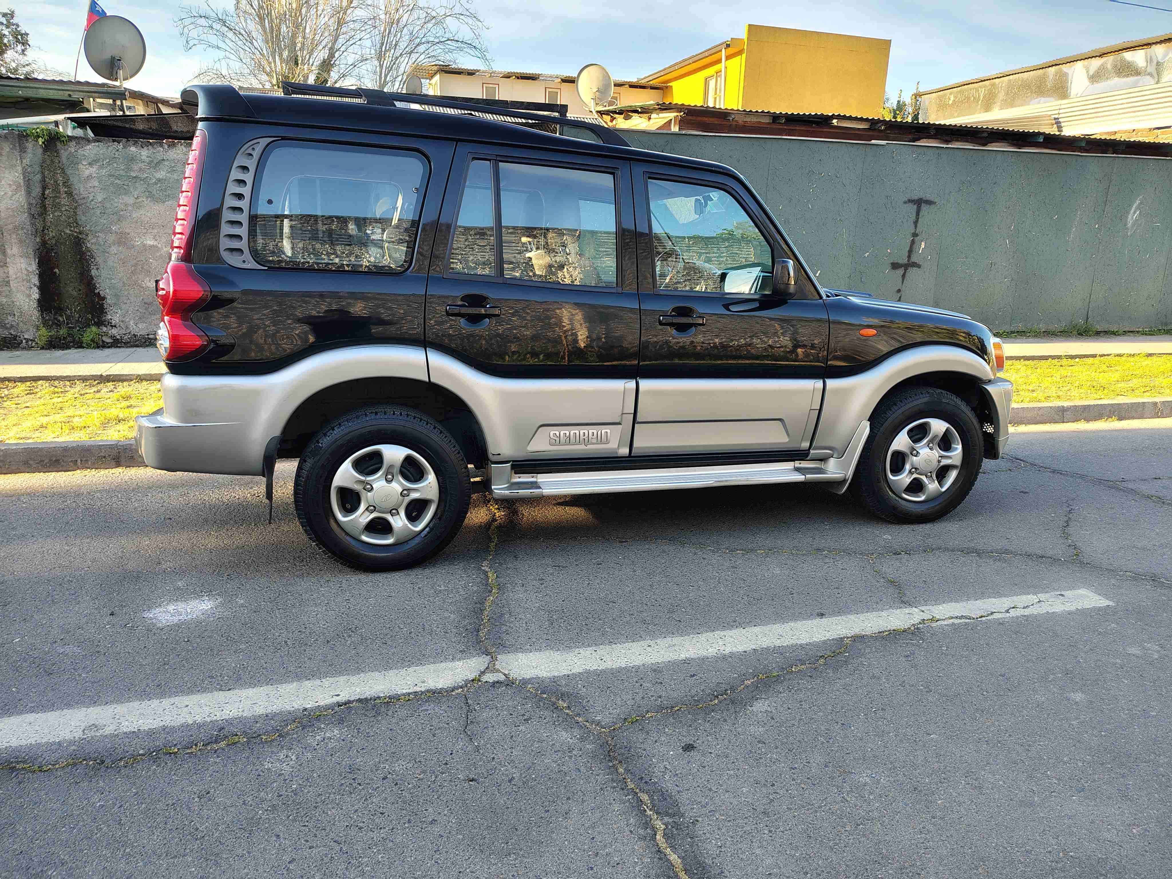 Mahindra Scorpio TurboDiesel 2.2 - 2013 - miniatura 4