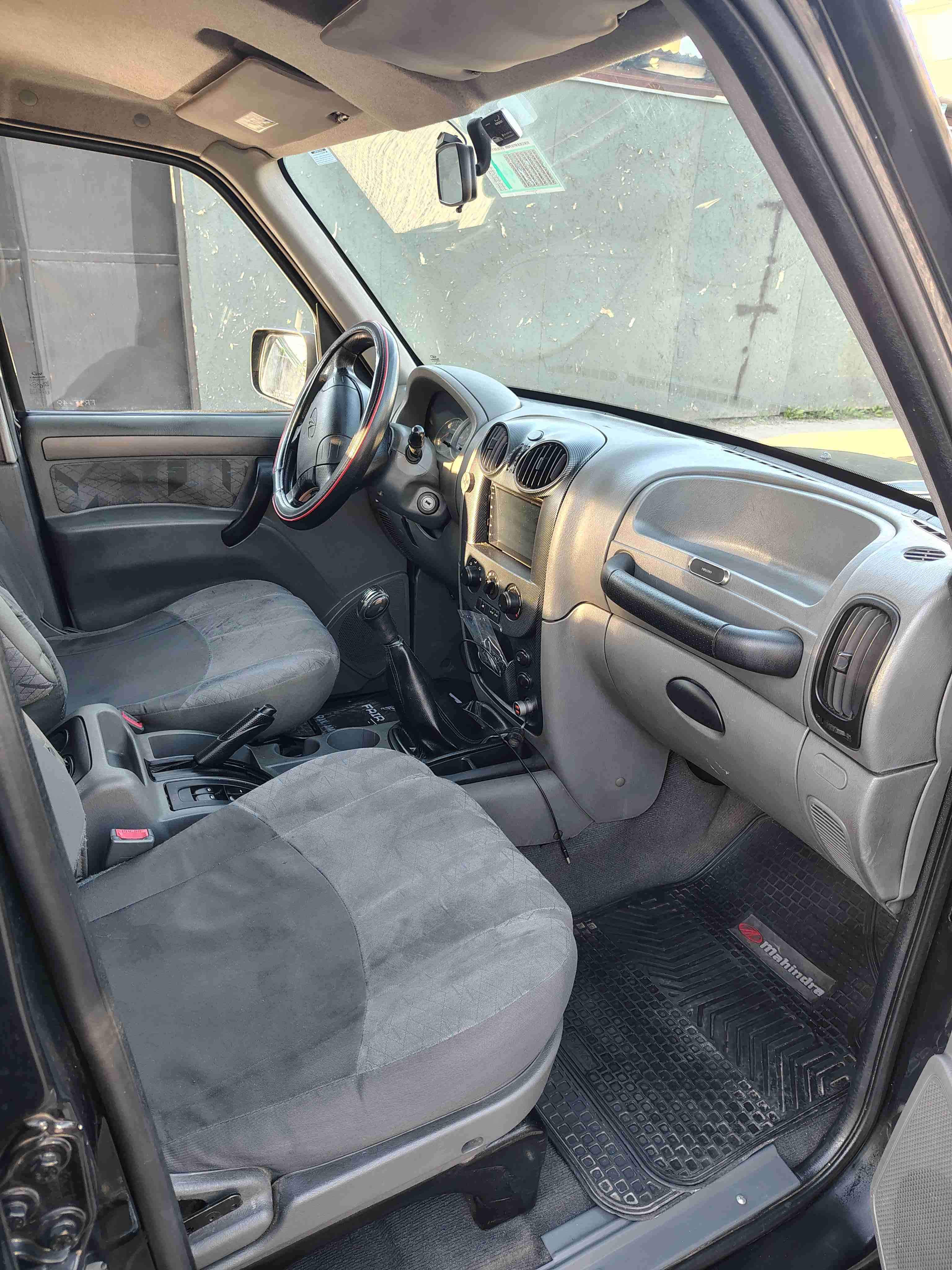 Mahindra Scorpio TurboDiesel 2.2 - 2013 - miniatura 6