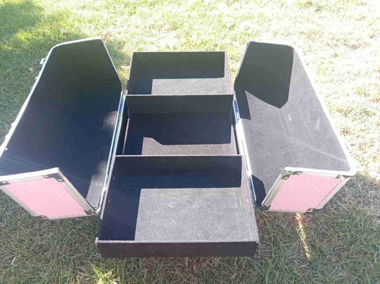 Maletín de maquillaje rosa - miniatura 2