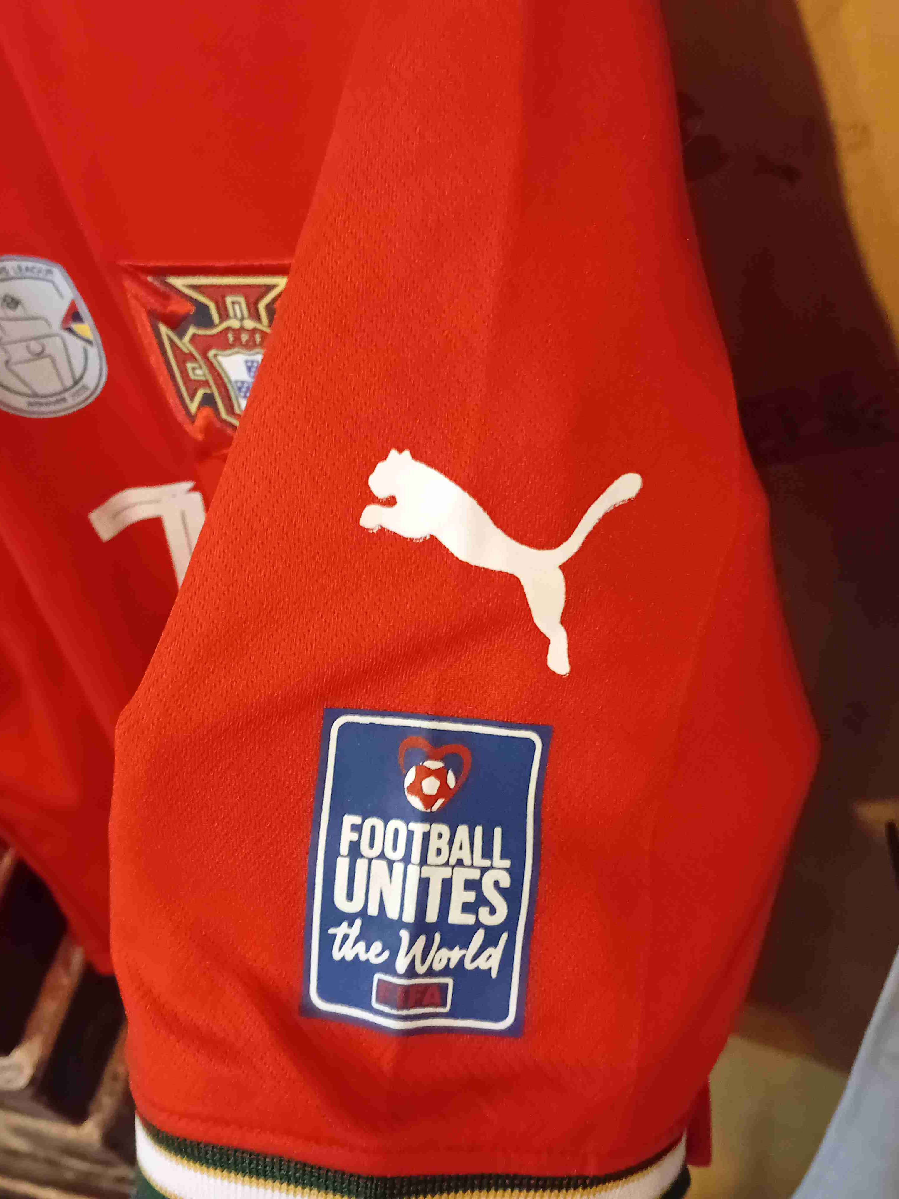 CAMISETA PORTUGAL CRISTIANO RONALDO - miniatura 2