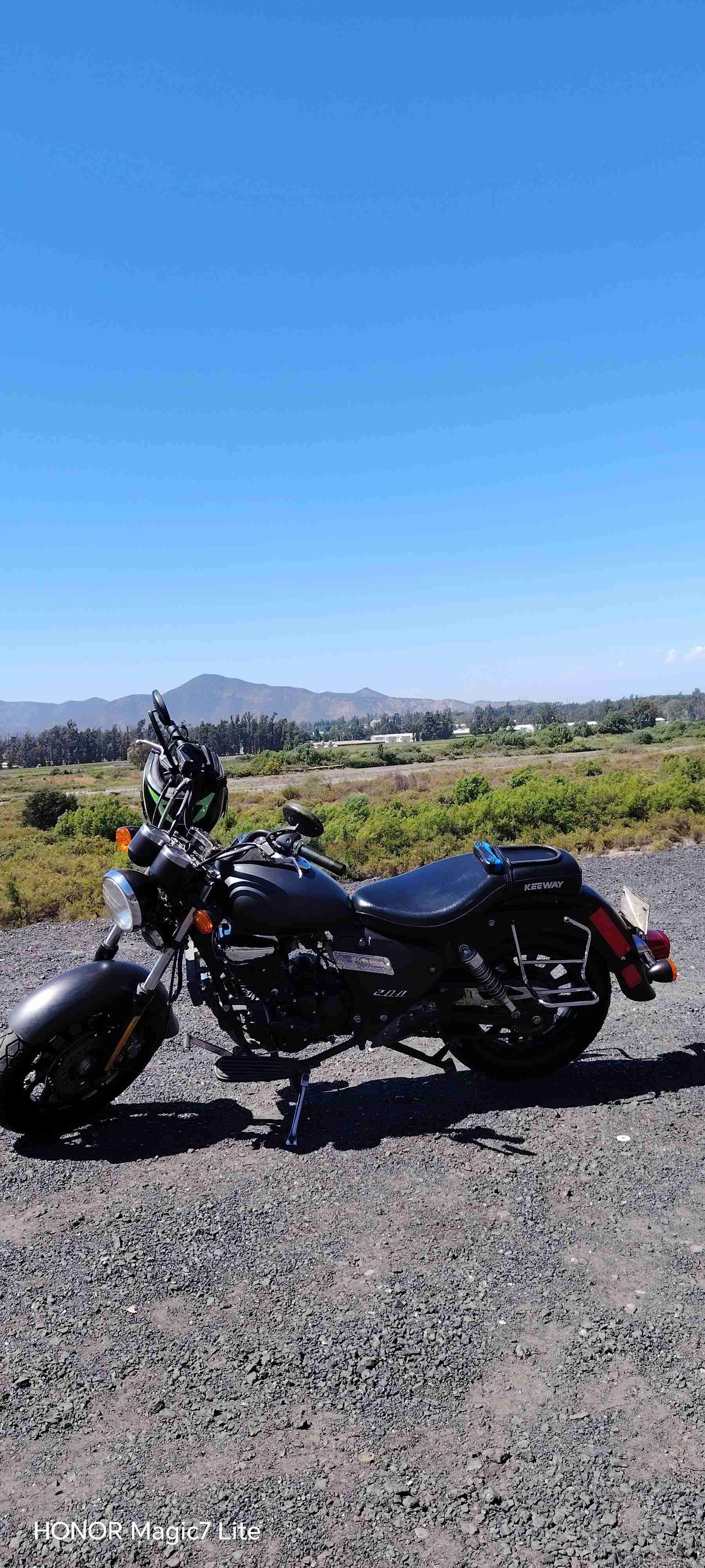 Moto Keeway color negro