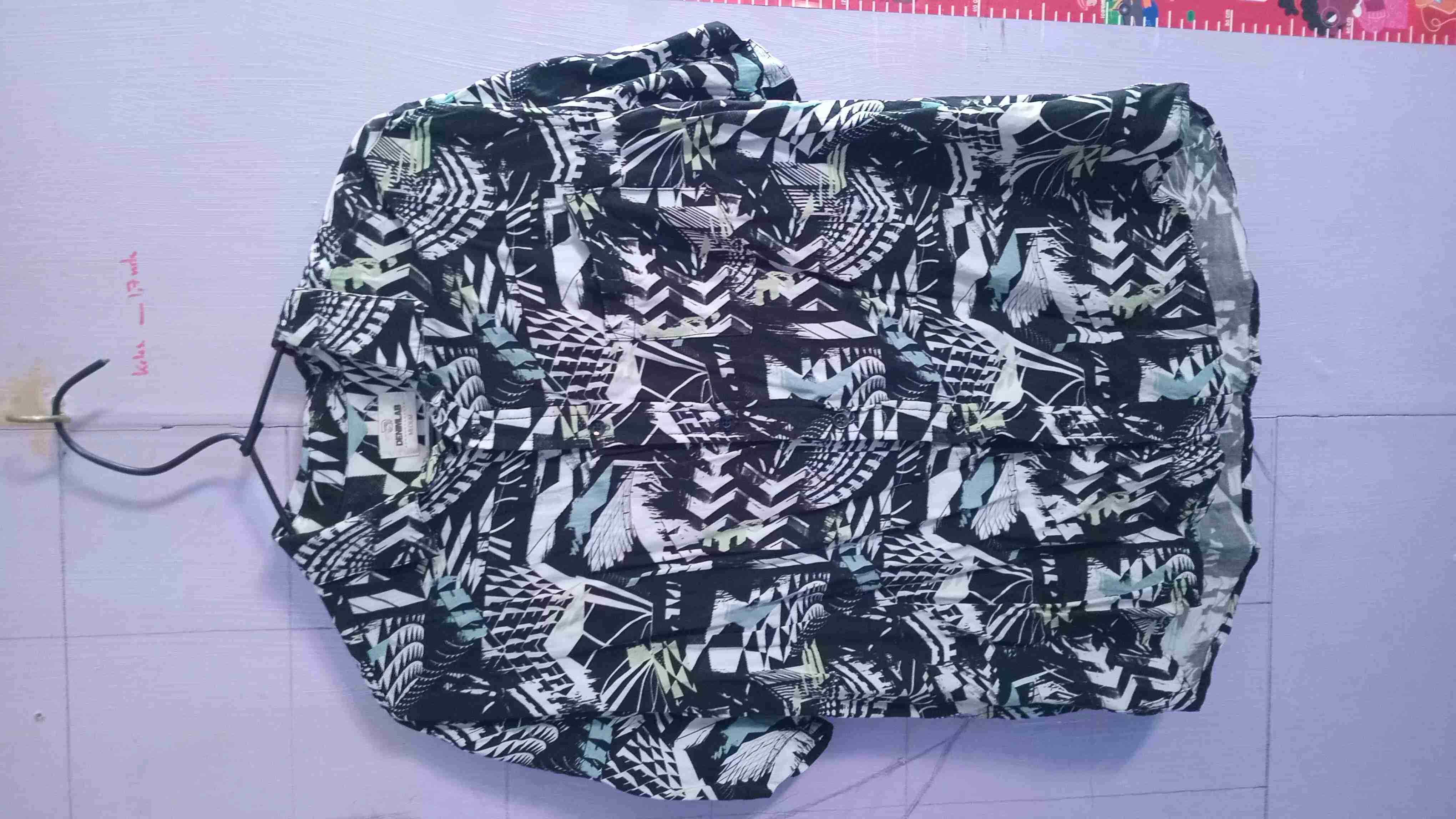 Camisa de hombre estampada - miniatura 2