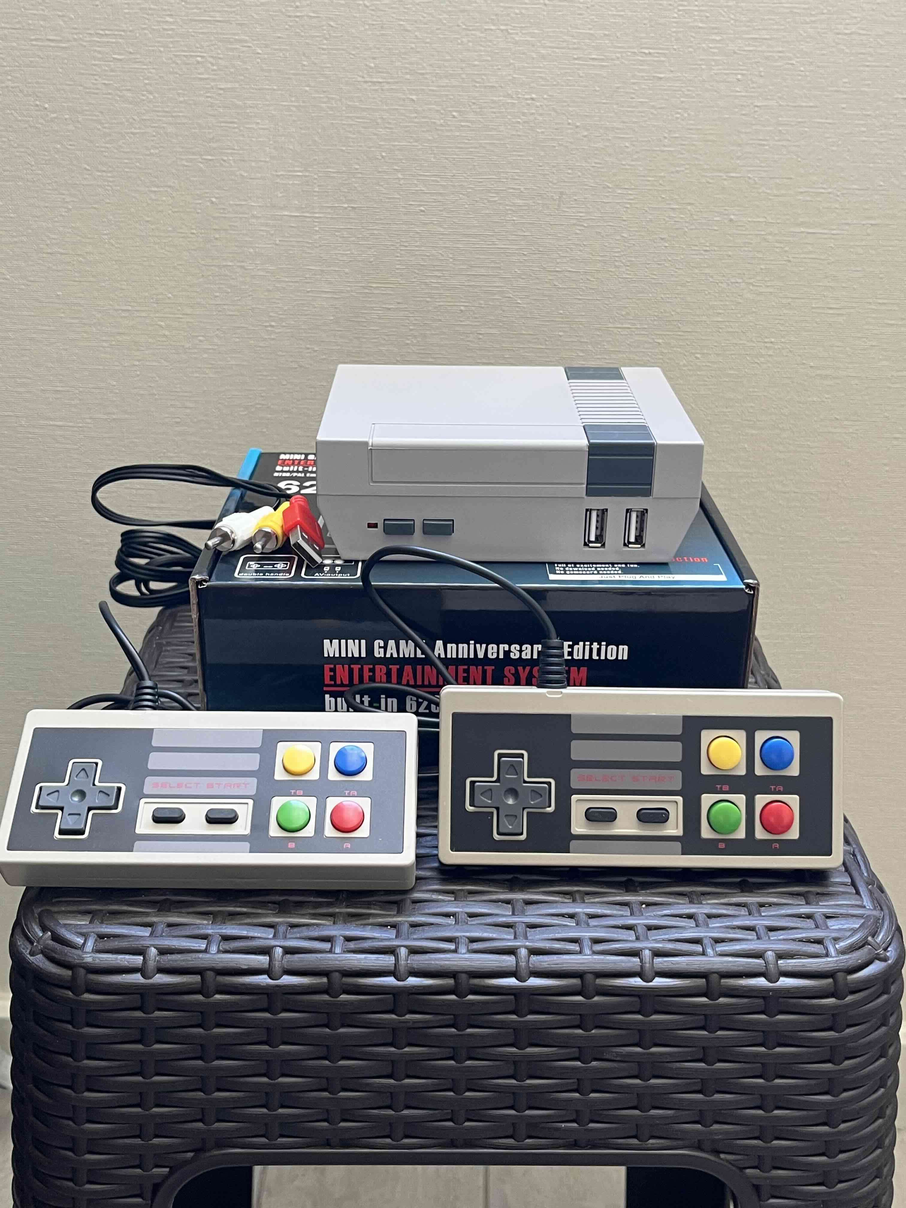 Consola retro con 620 juegos - miniatura 2