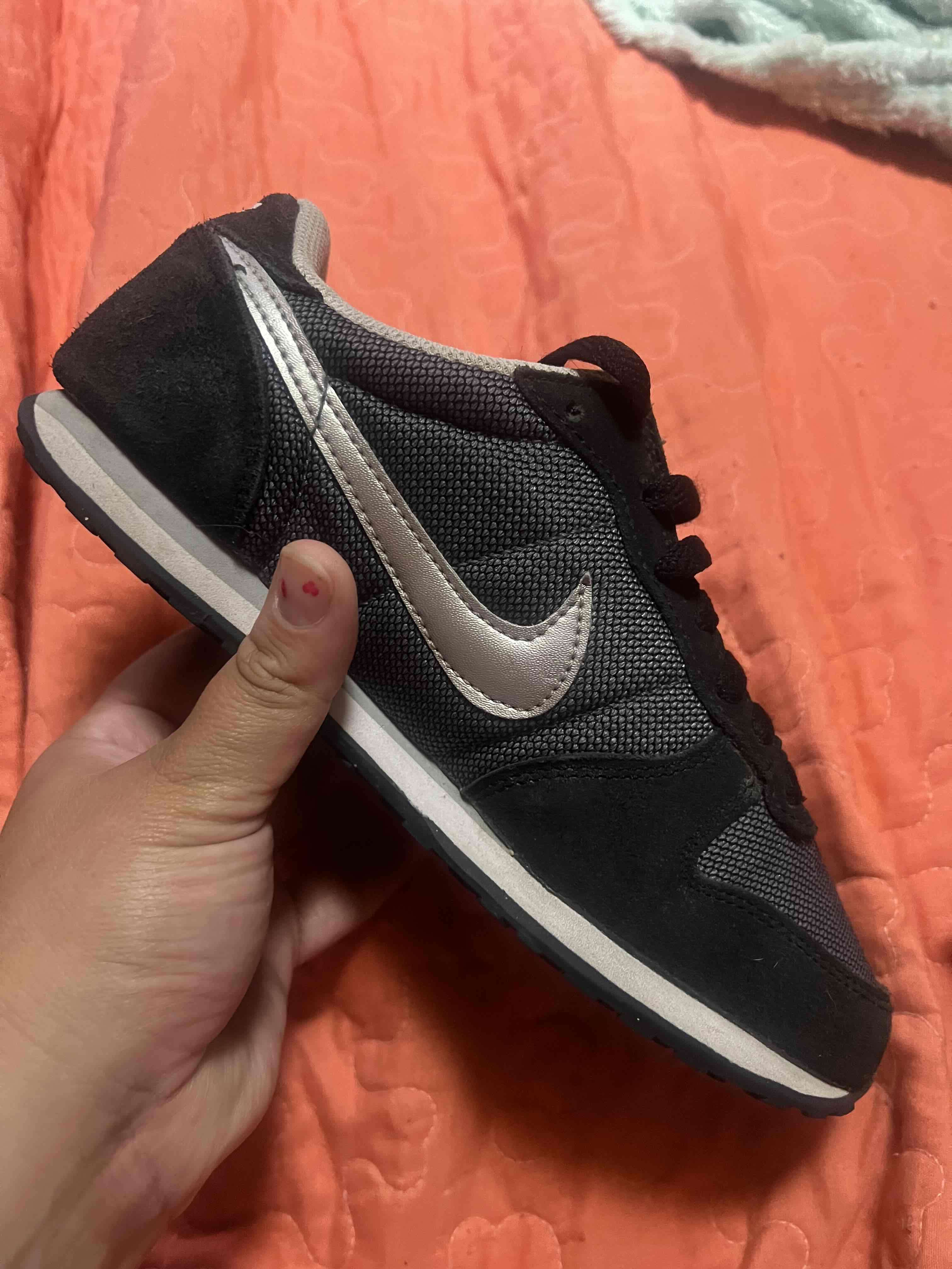 Zapatillas deportivas negras Nike - miniatura 3