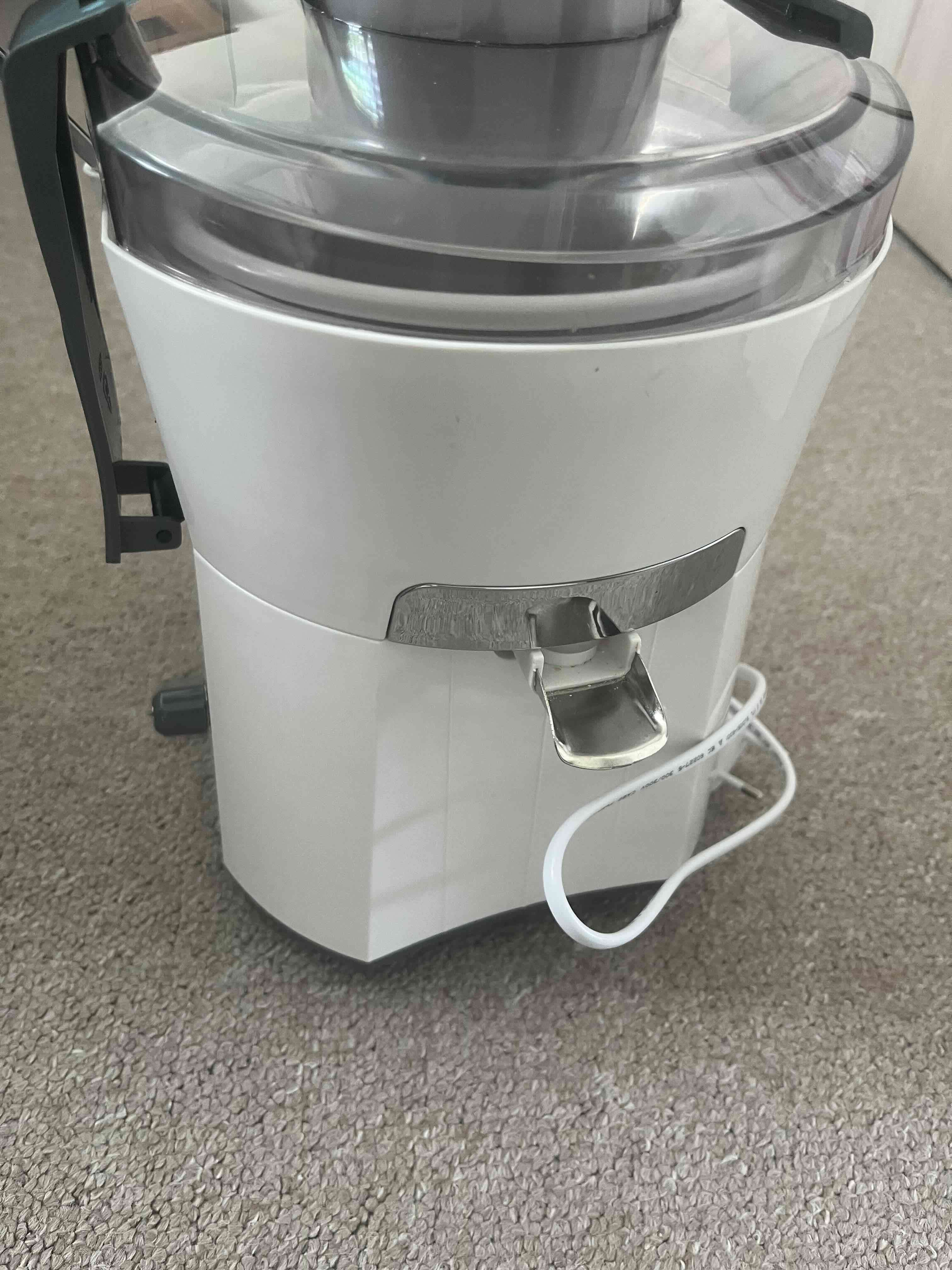 Extractor de jugos eléctrico