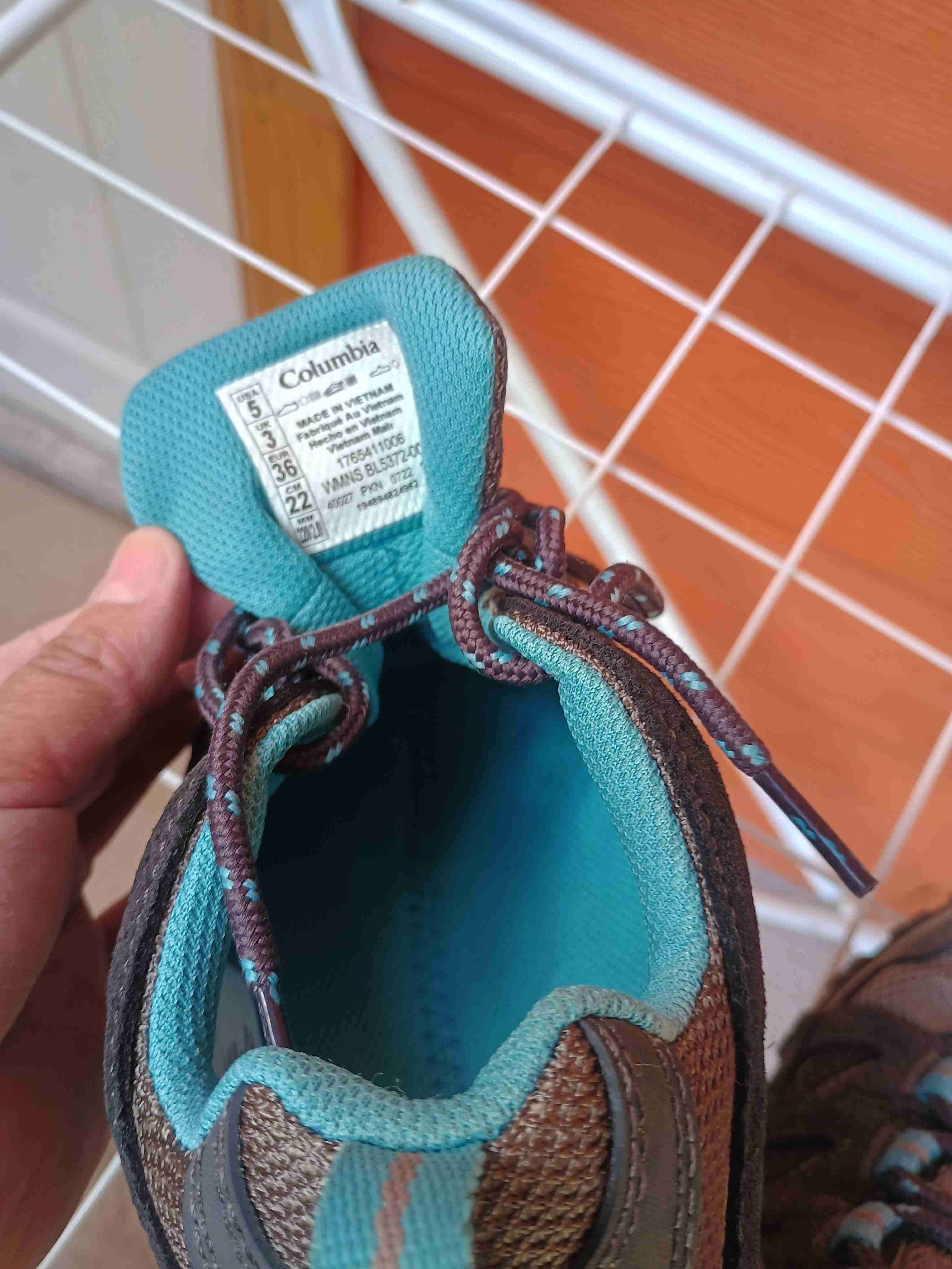 Zapatillas outdoor gris y azul - miniatura 2