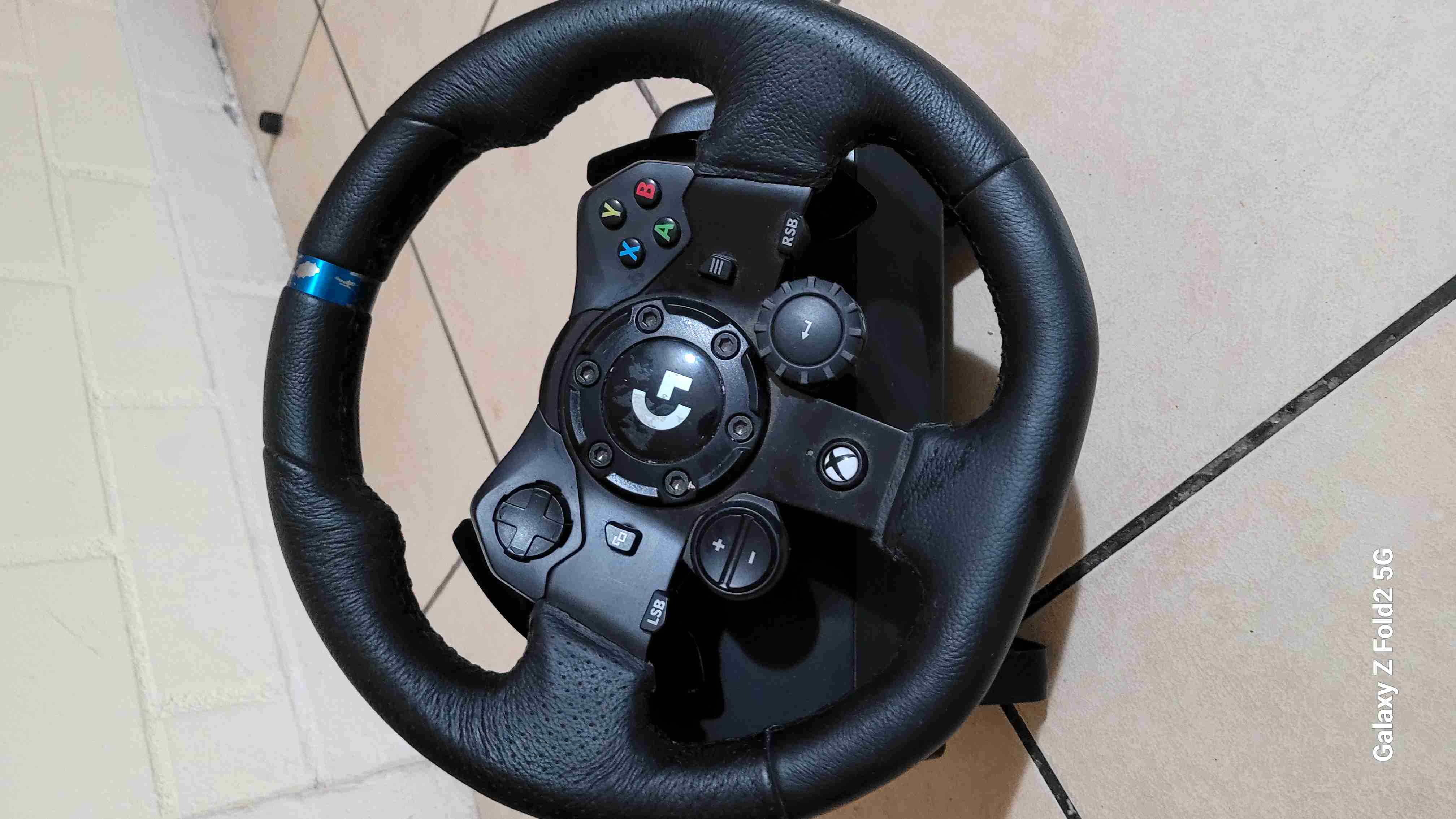 Volante y pedales de simulación Logitech - miniatura 2