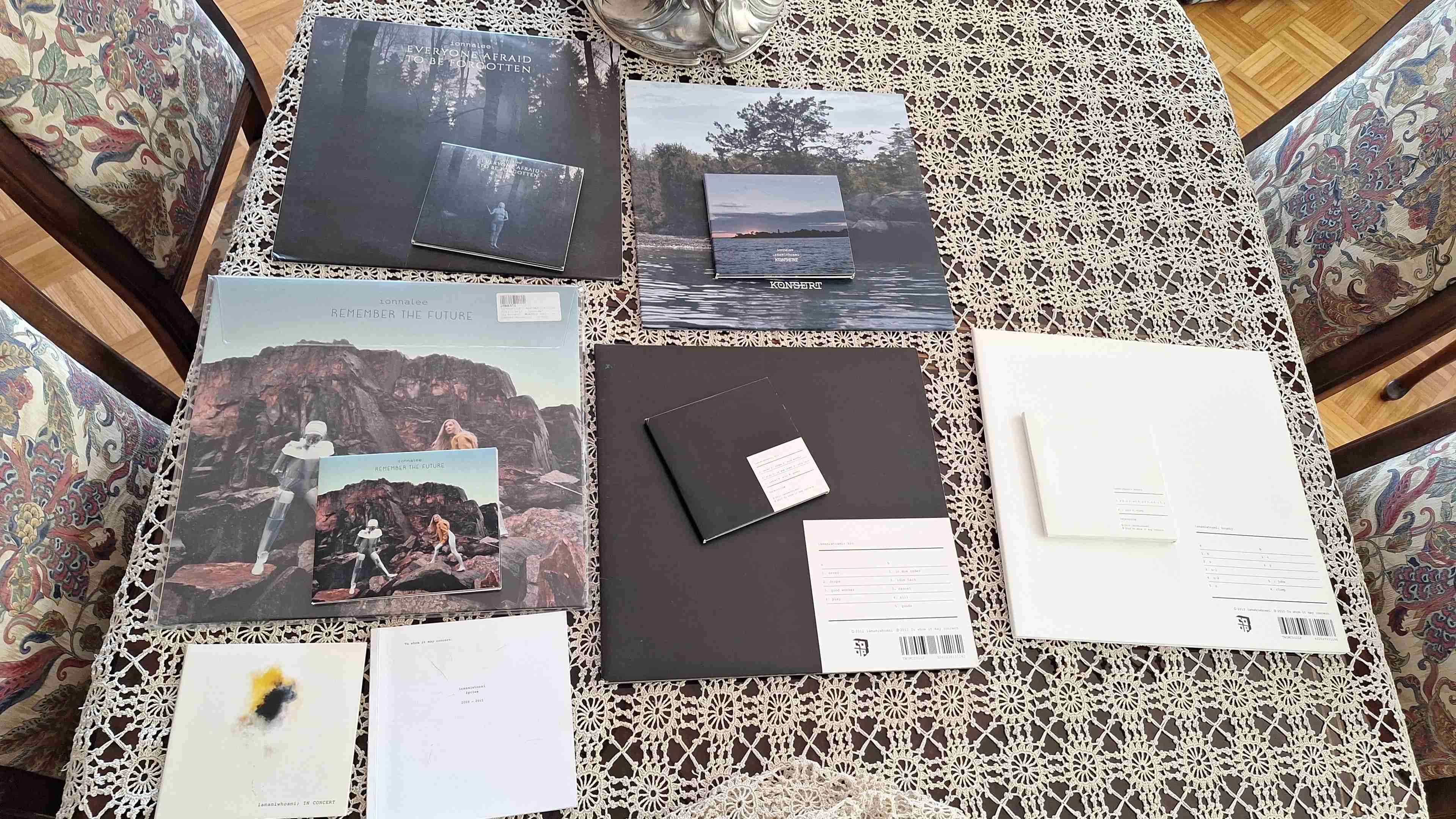 Colección de vinilos y CDs musicales iamamiwhoami
