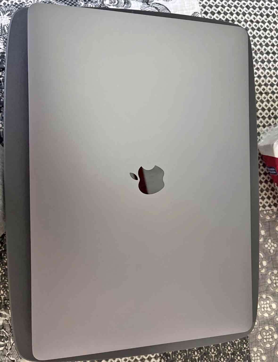 MacBook Pro 2019 – Intel i7