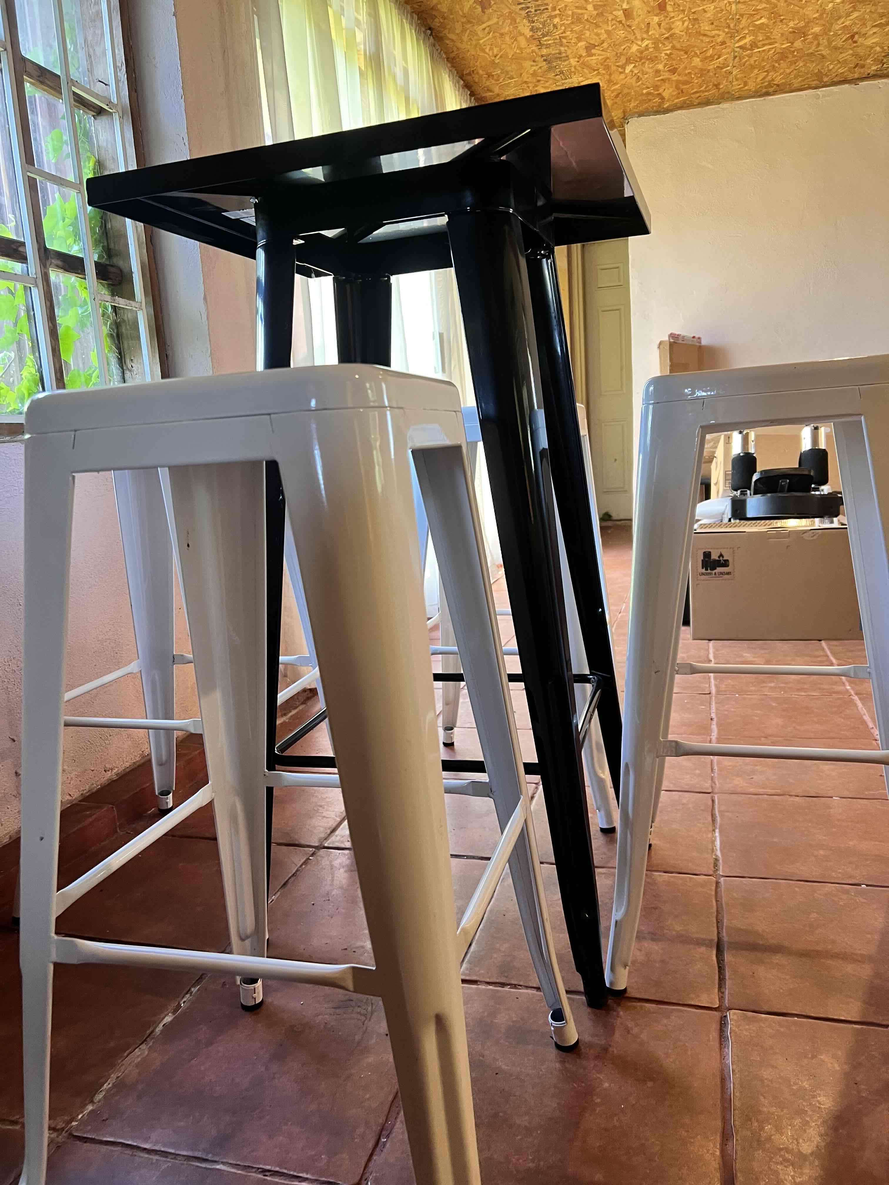 Set de mesa Tolix alta con 4 taburetes Tolix - 4