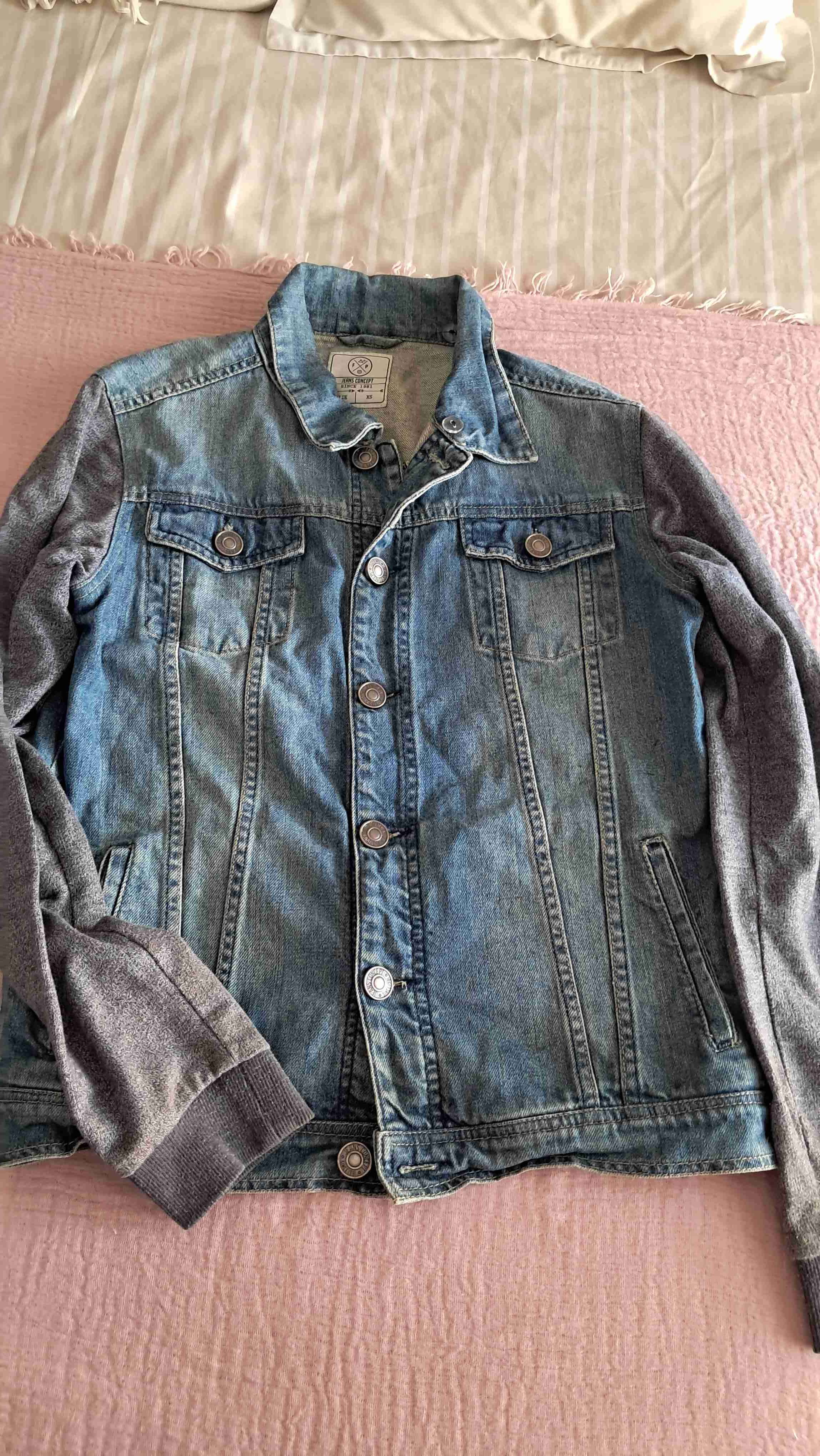 Chaqueta de mezclilla con parches - miniatura 2