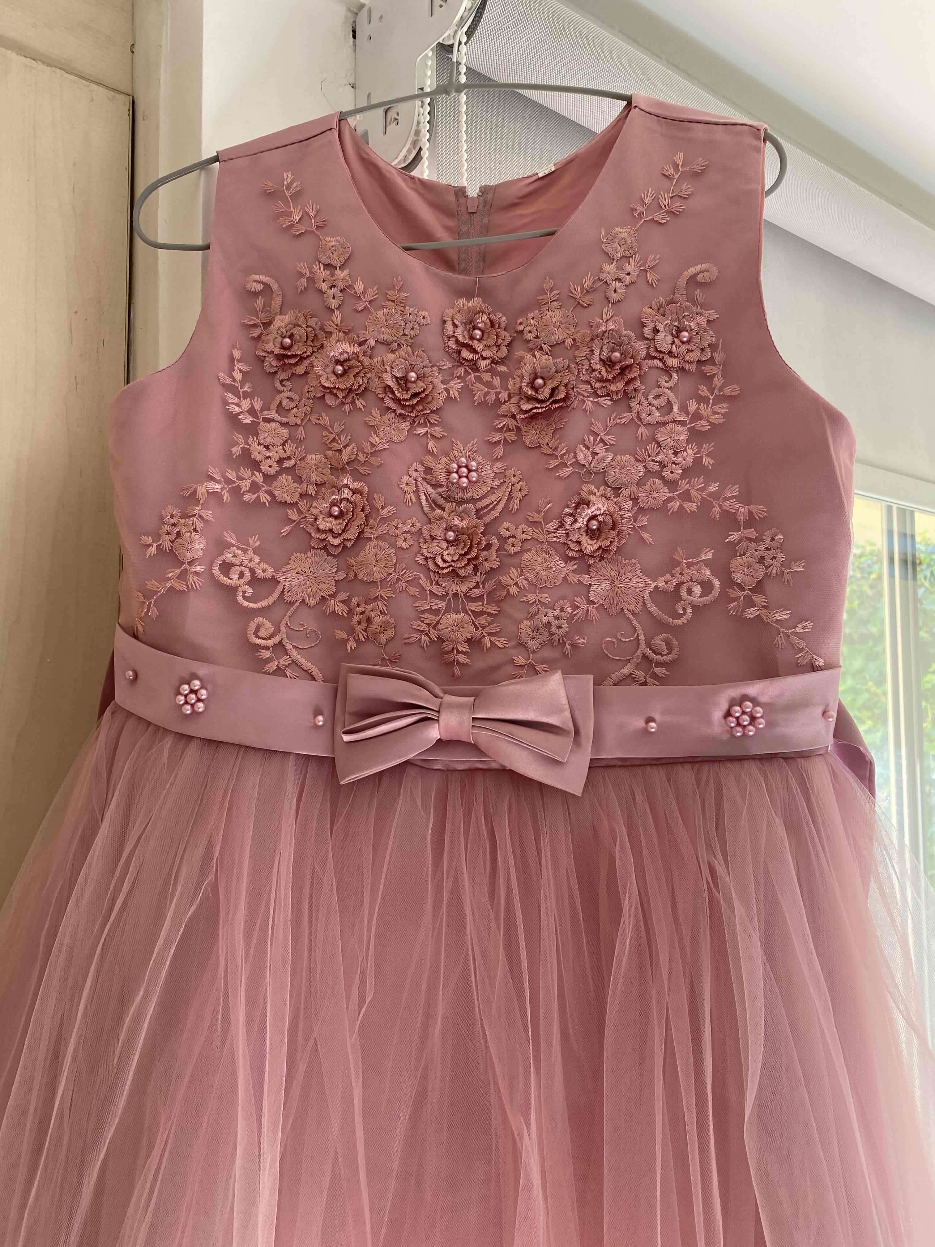 Vestido de fiesta rosado con bordado - miniatura 2