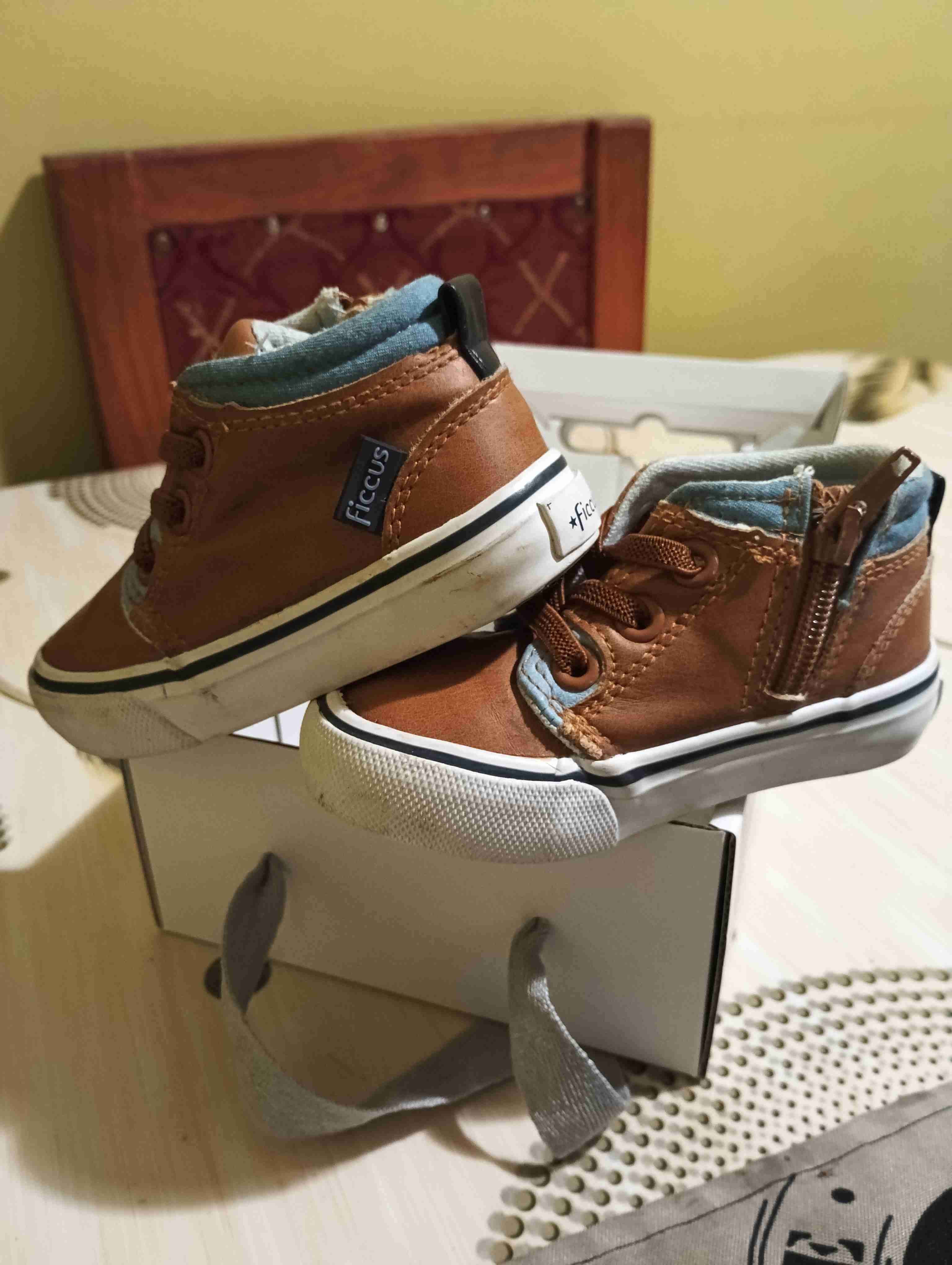 Zapatillas infantiles marrones Ficcus