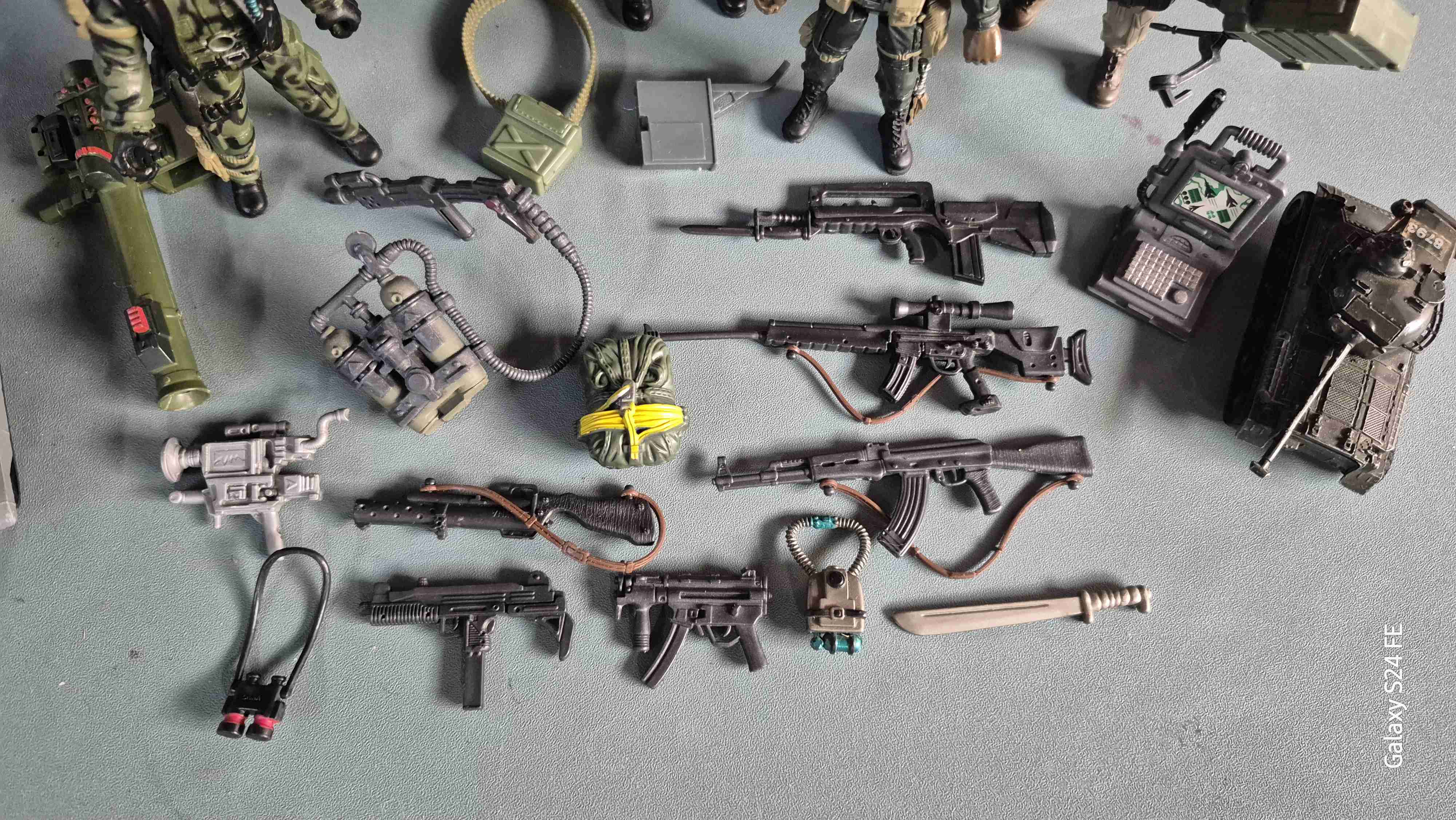 Set de figuras de acción militares - 4