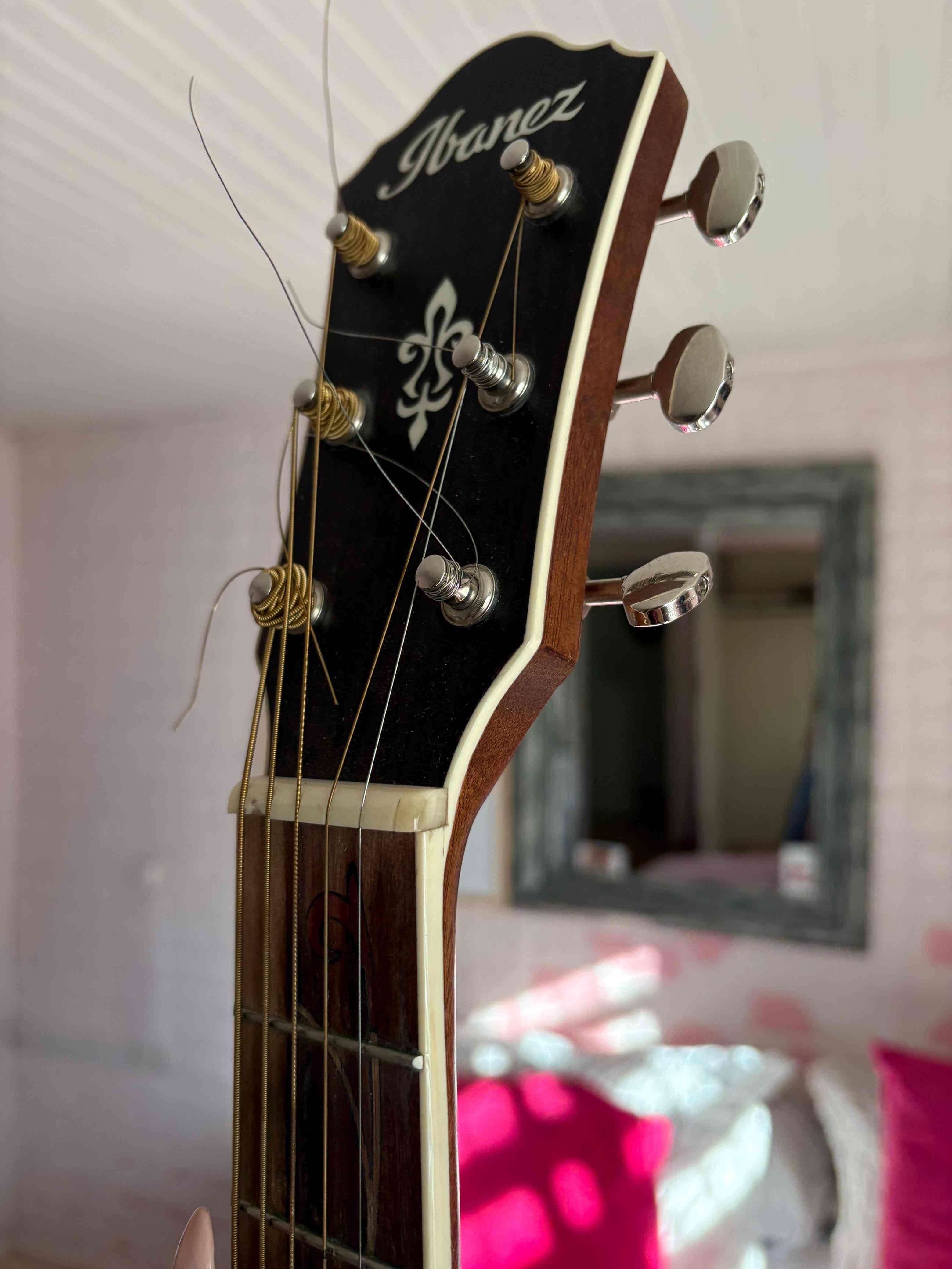 Guitarra acústica con funda y correa Ibáñez - miniatura 3