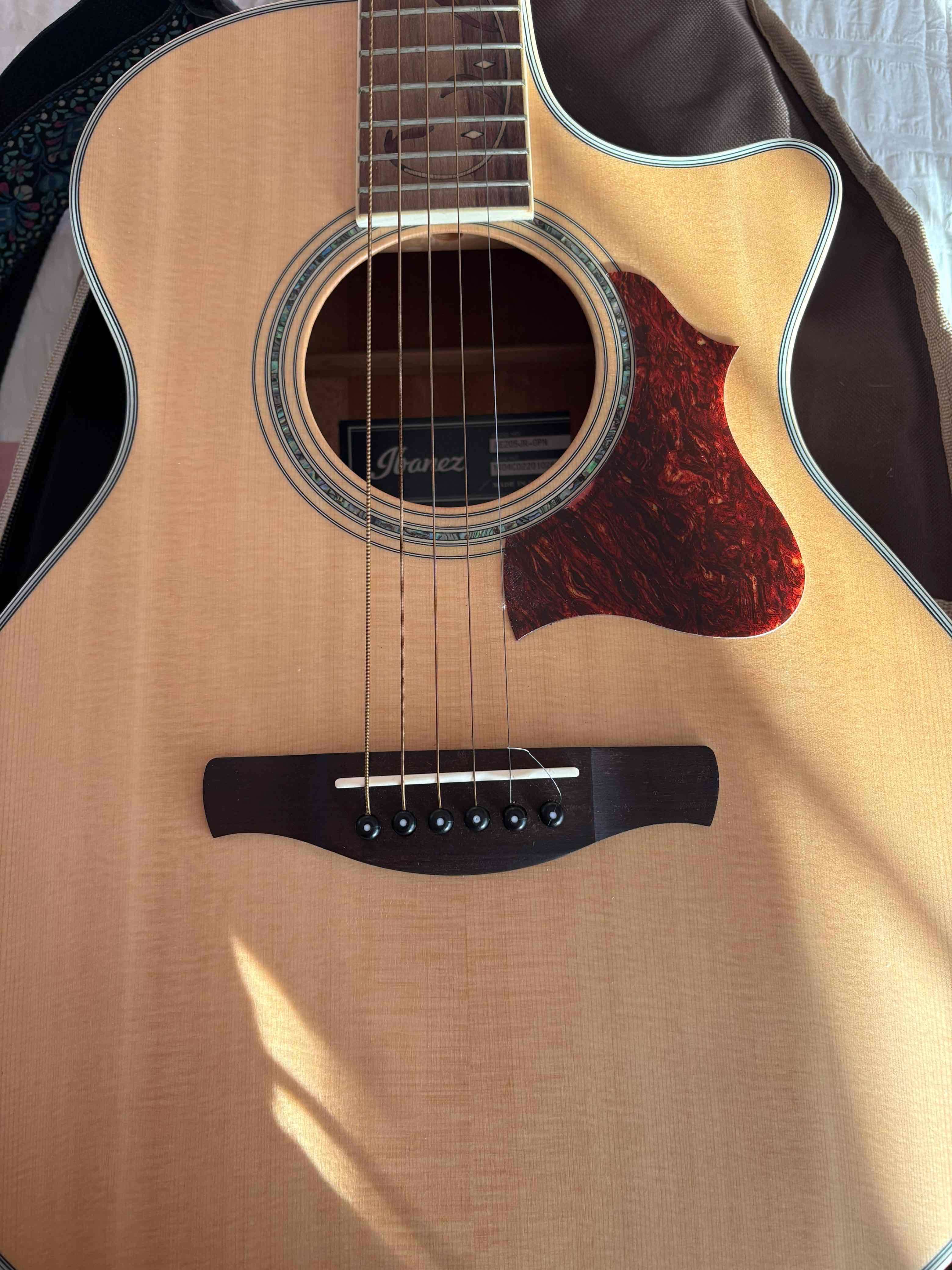 Guitarra acústica con funda y correa Ibáñez - miniatura 6