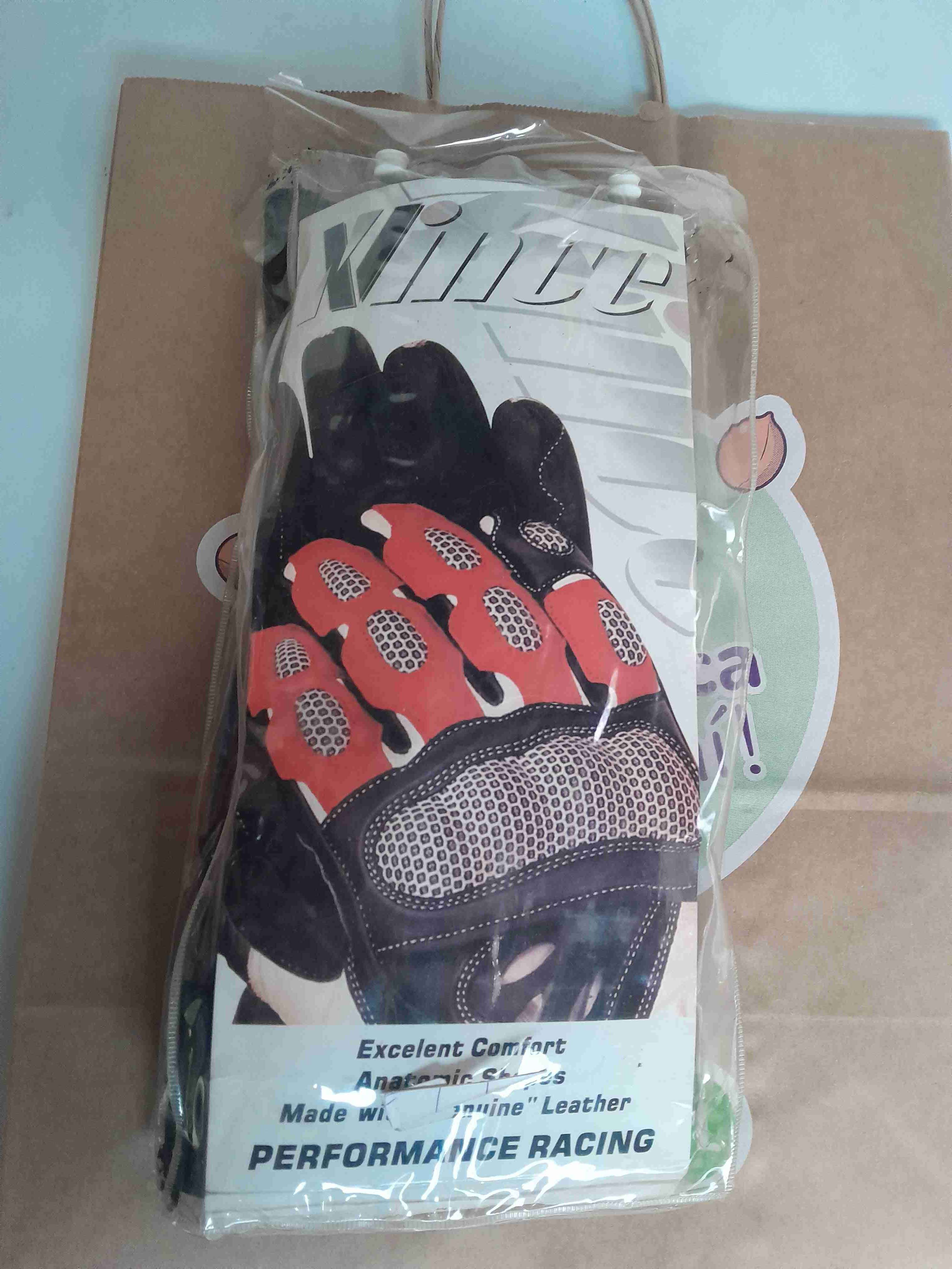 Guantes de motociclismo rojos