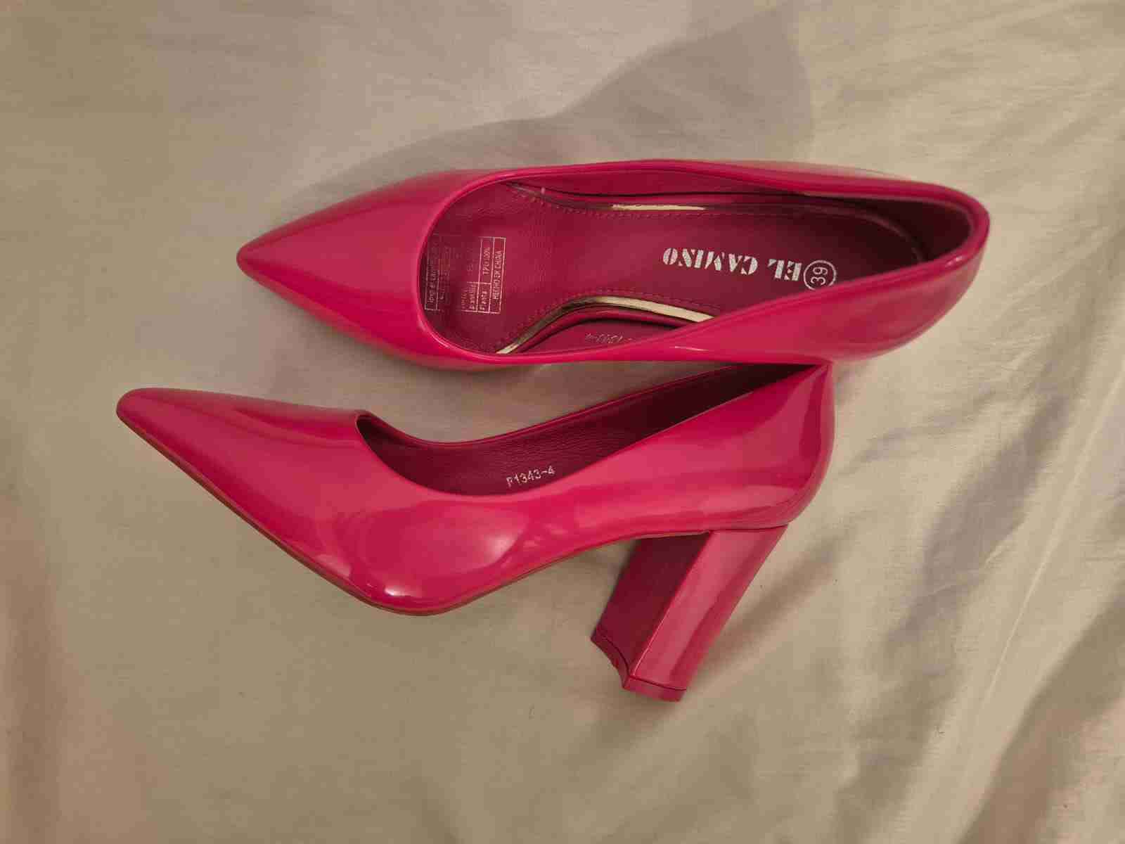 Zapatos de taco alto fucsia