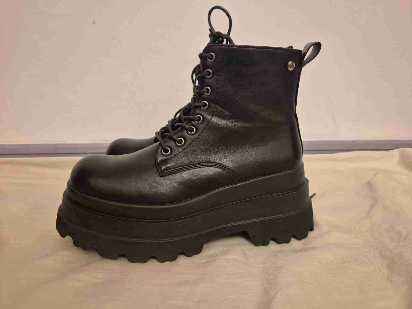 Botas negras con plataforma alta - miniatura 4