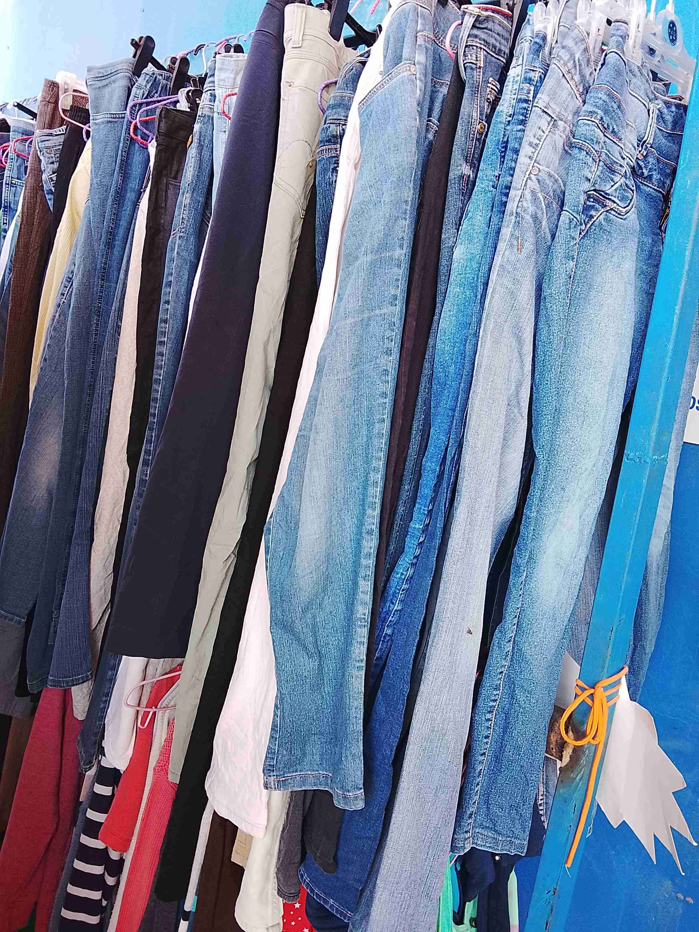 VENTA. Ropa de Dama y Caballero al mayor - miniatura 6