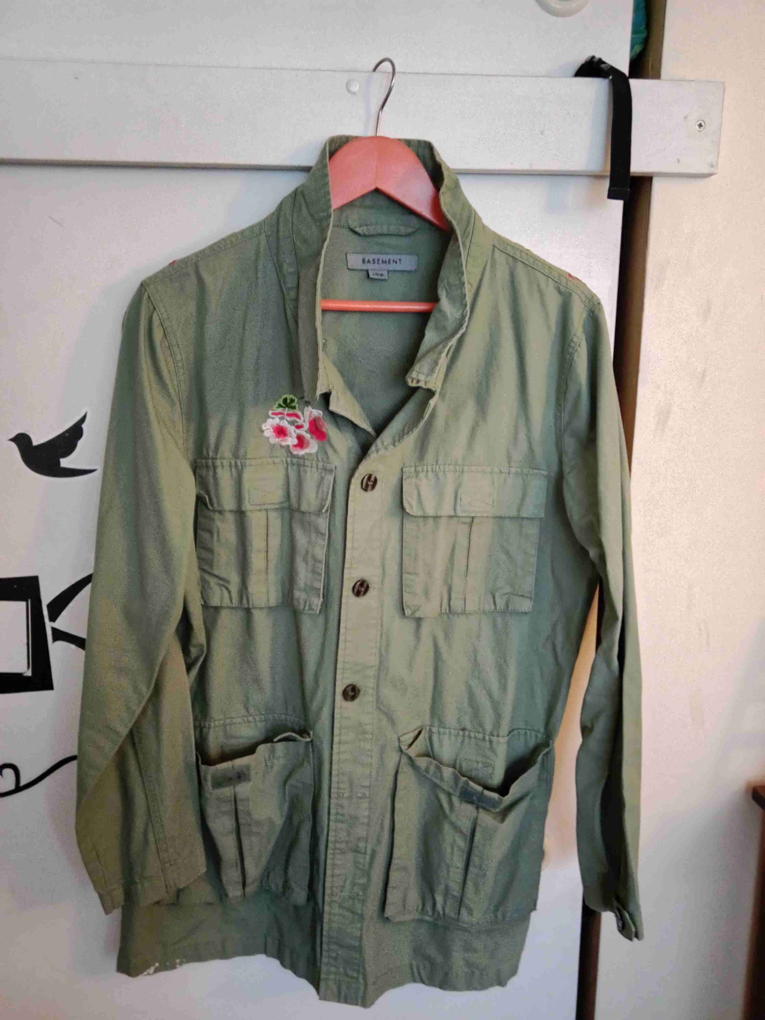 Chaqueta verde con bordado floral - miniatura 4