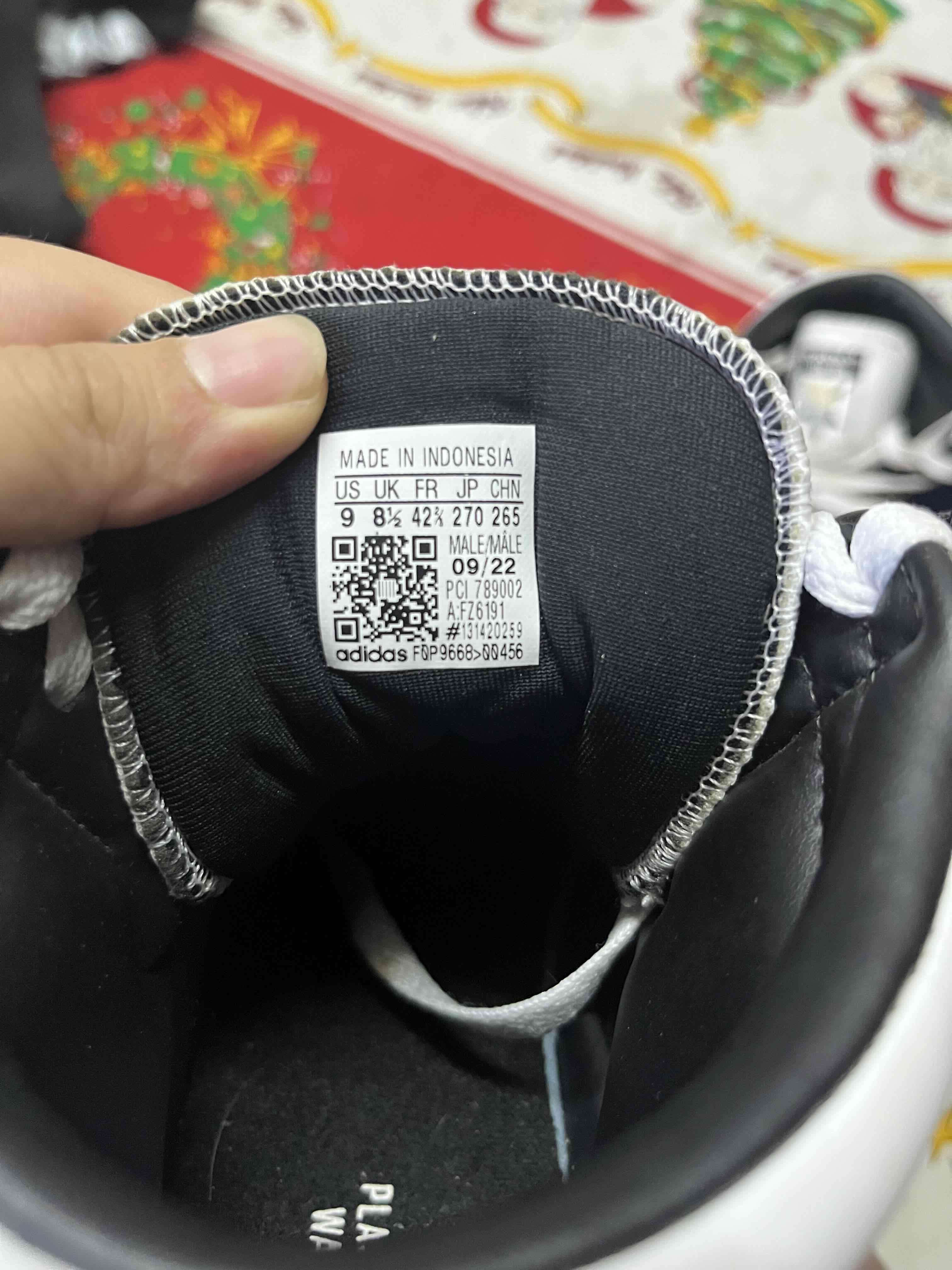 Zapatillas negras con estrellas - miniatura 3