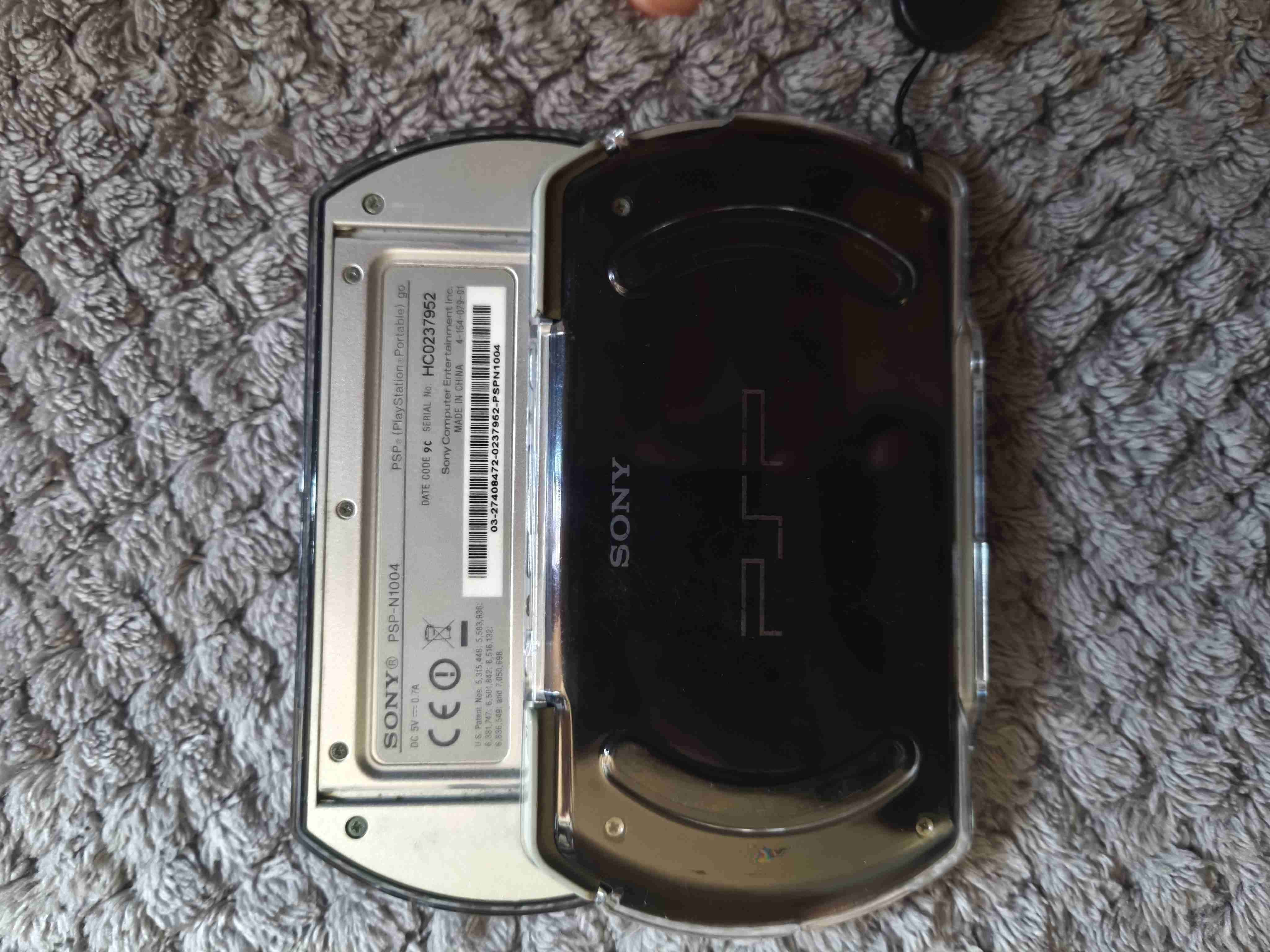 PSP GO Sony portátil usada - miniatura 2