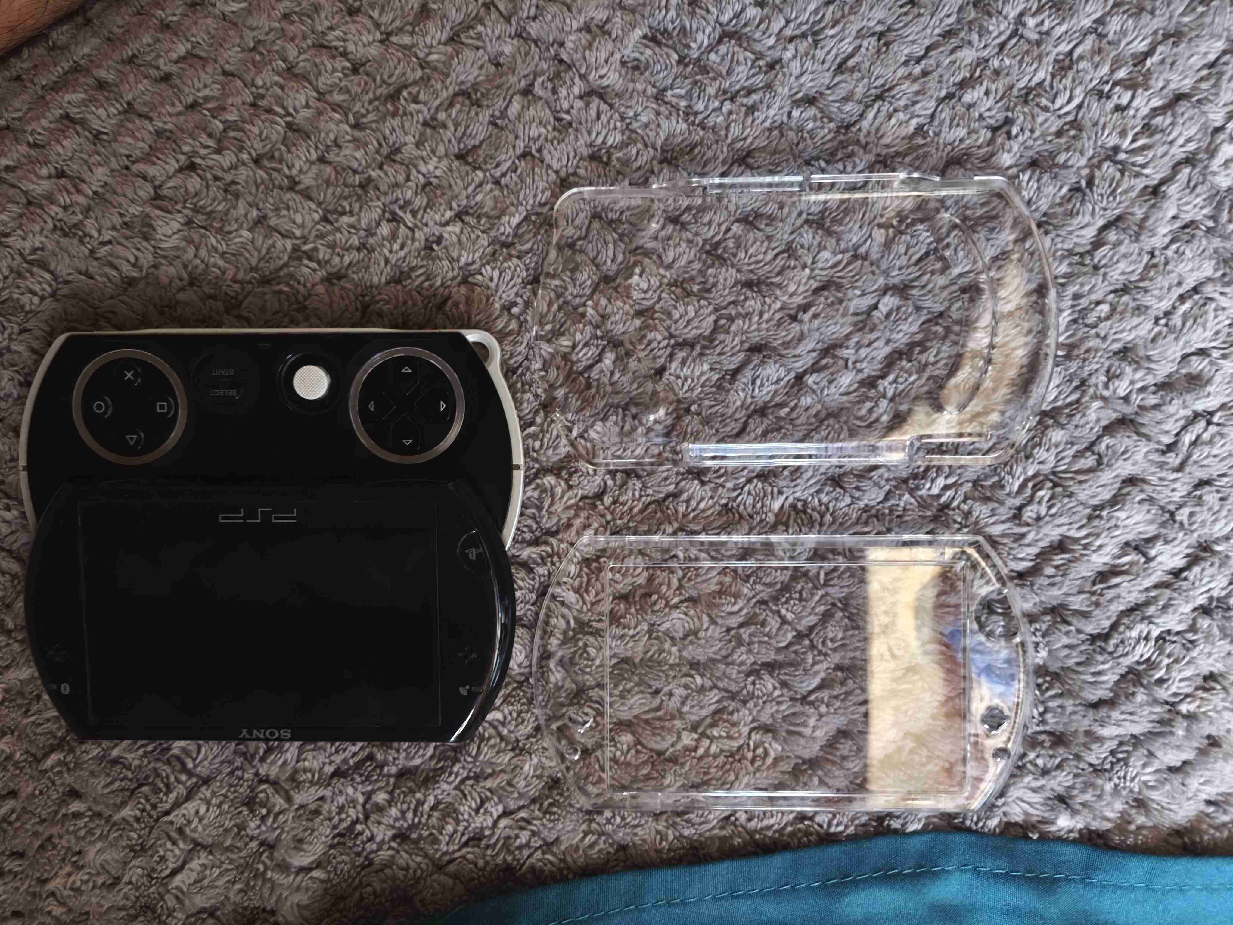 PSP GO Sony portátil usada - miniatura 3