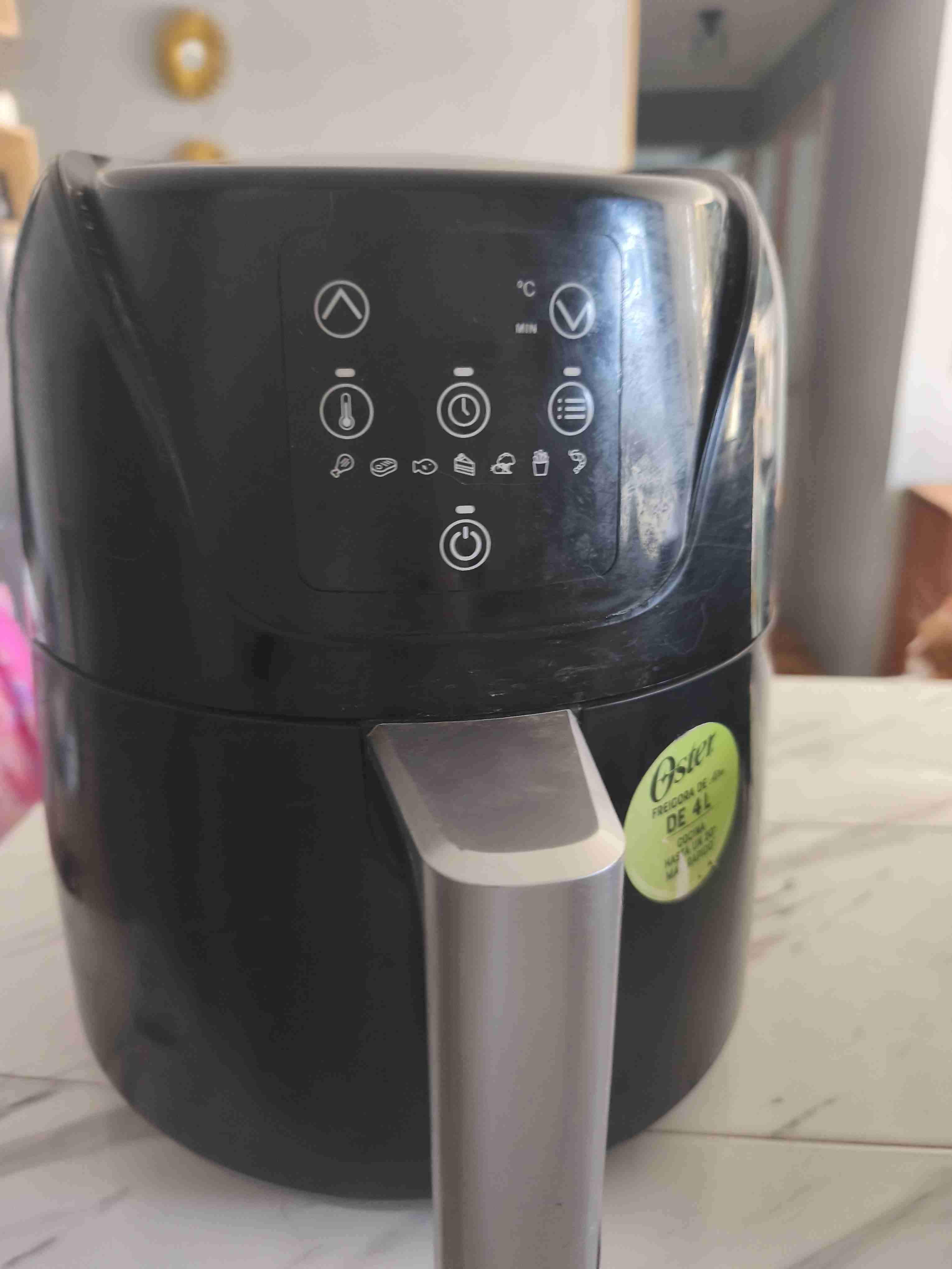 Freidora de aire Oster 4L - 2