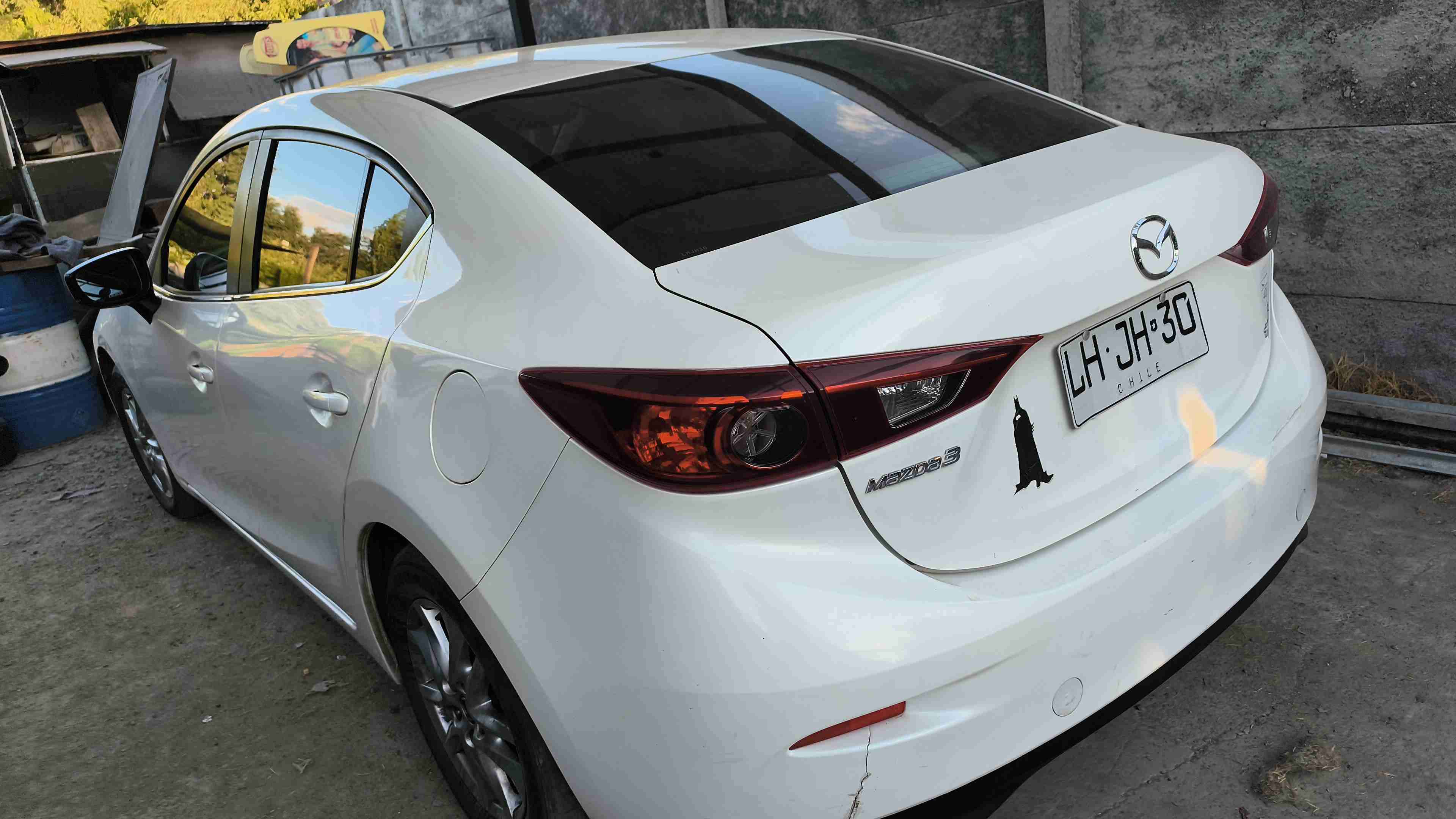 Mazda 3 blanco buen estado