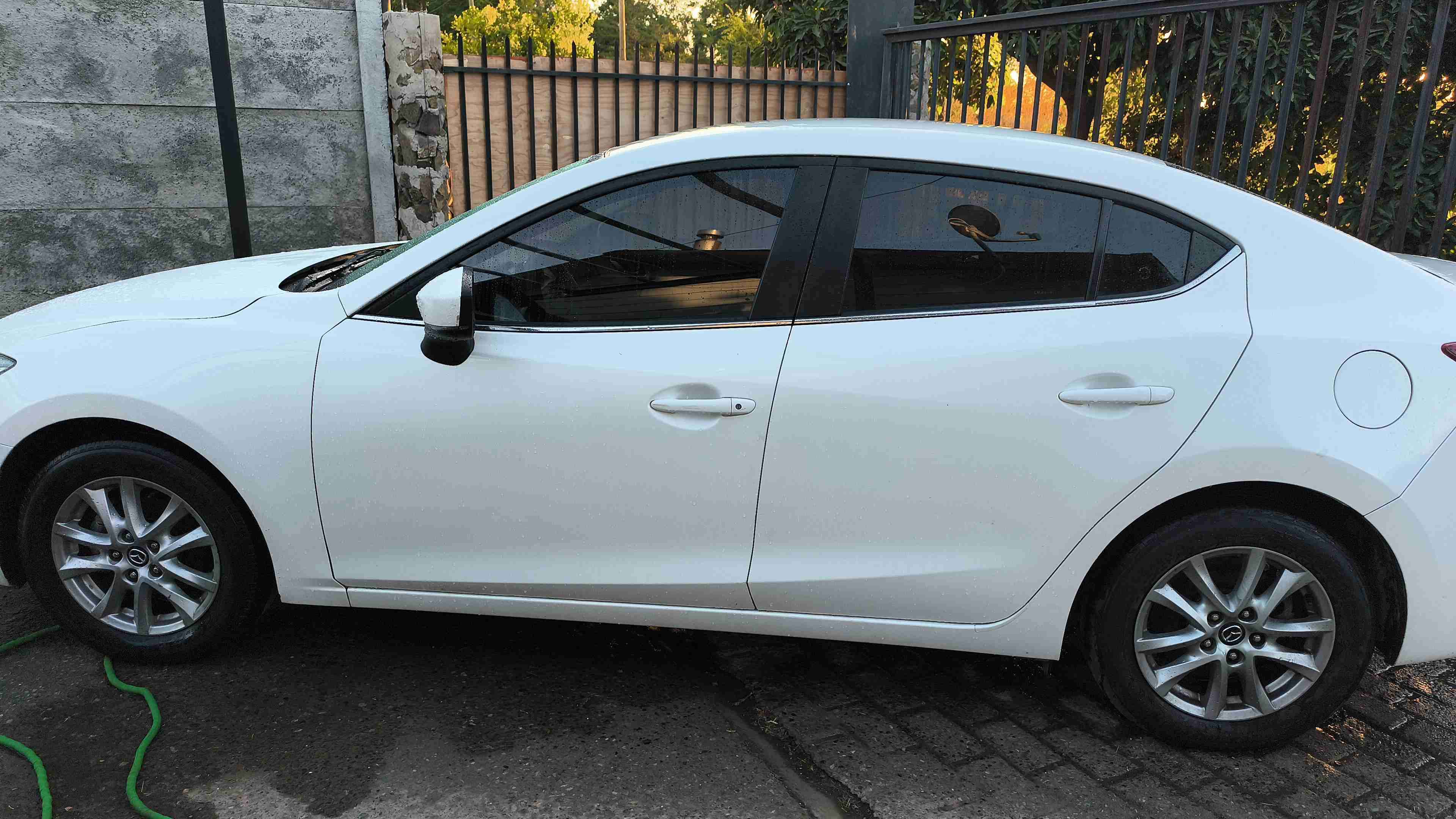 Mazda 3 blanco buen estado - 5