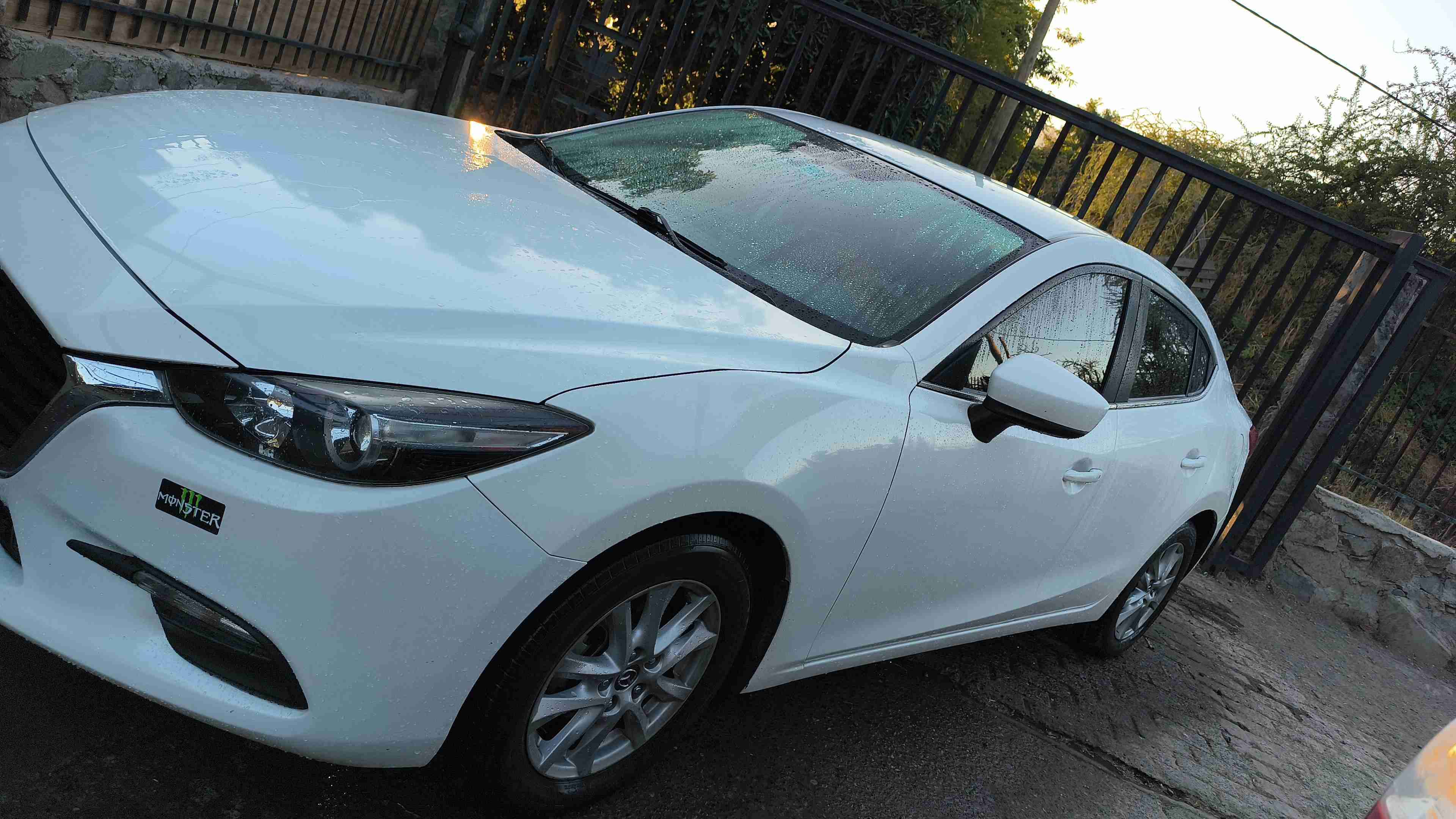 Mazda 3 blanco buen estado - 6