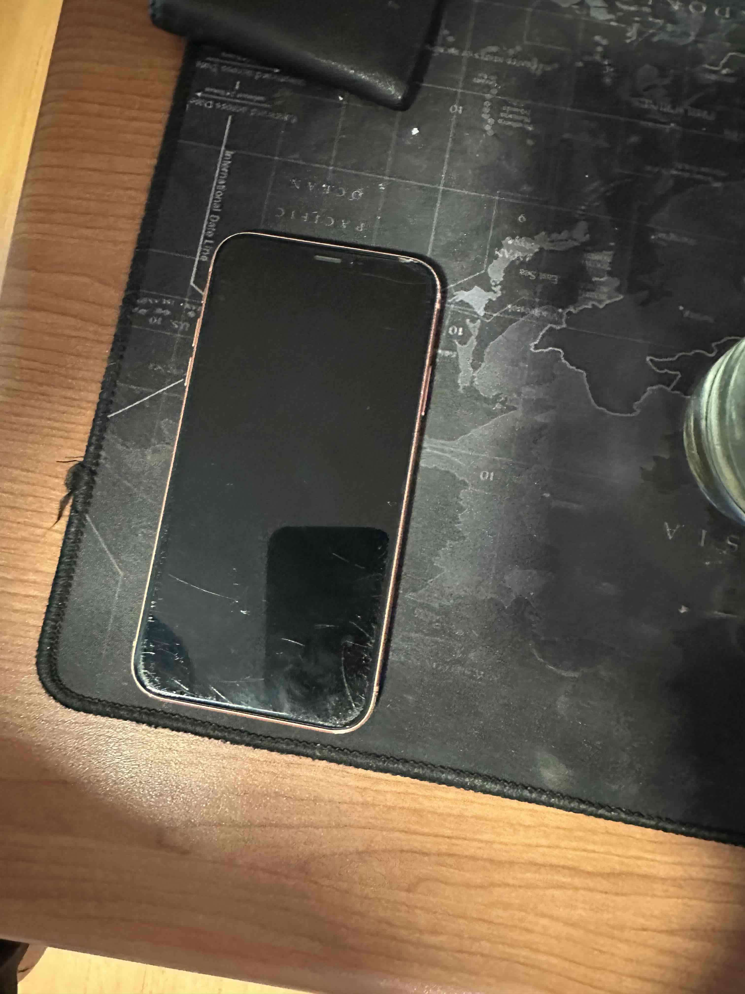 iPhone XR naranja con detalles - miniatura 2