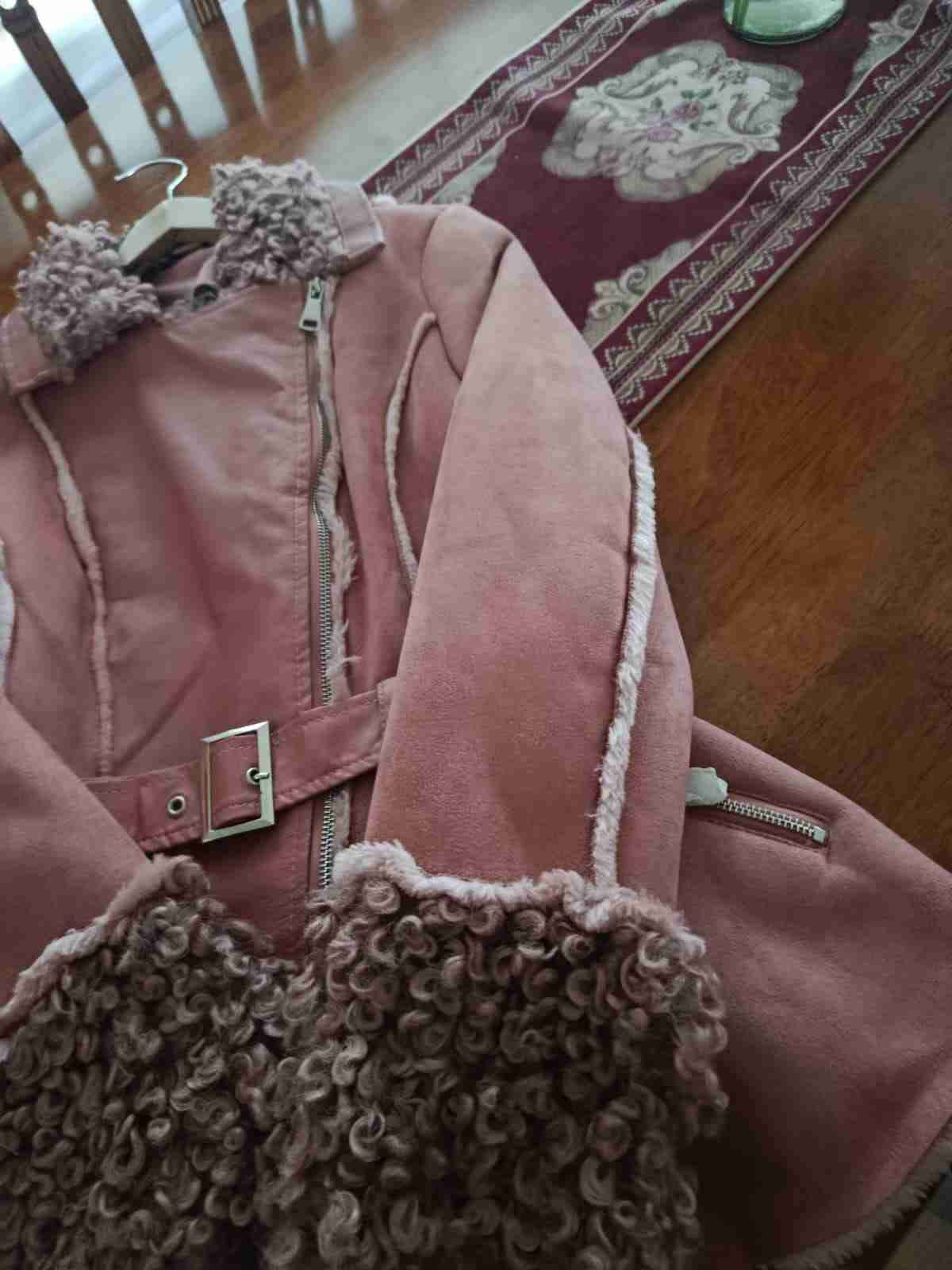 Abrigo achiporrado rosa con cinturón - miniatura 3