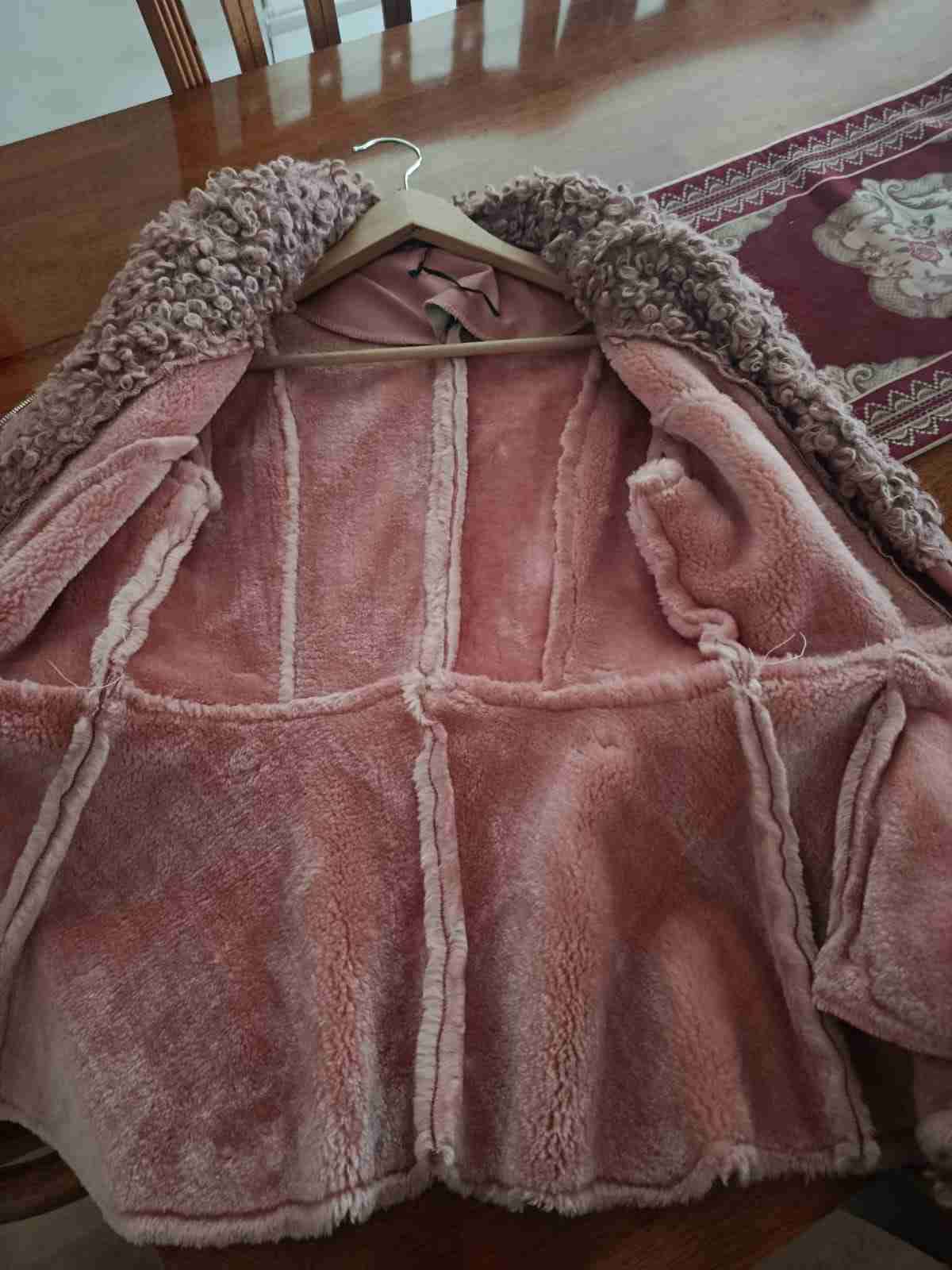 Abrigo achiporrado rosa con cinturón - miniatura 4