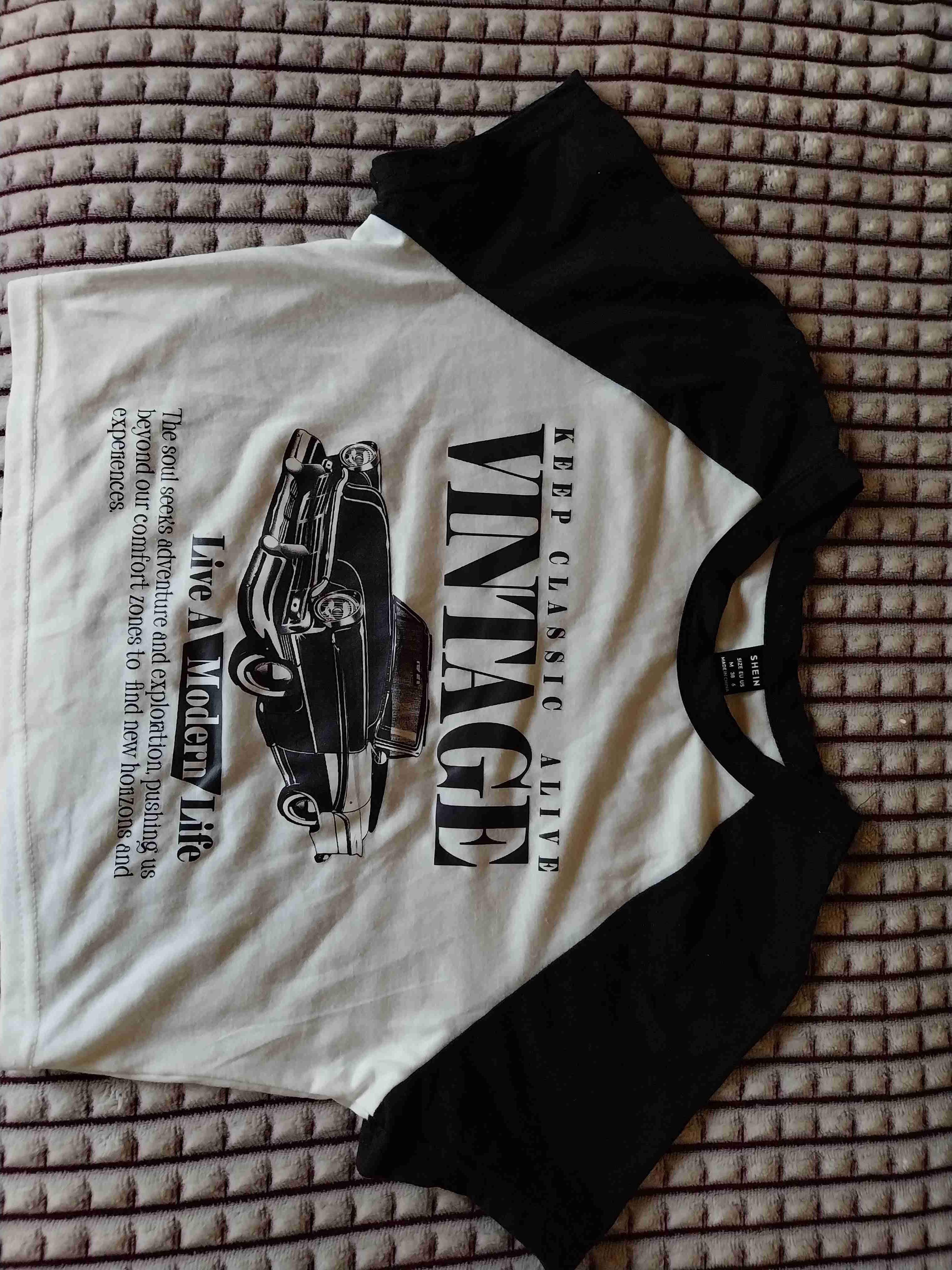 Polera vintage blanco y negro