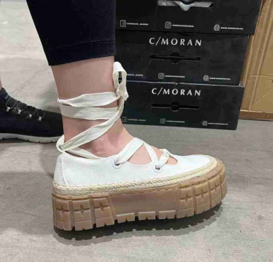 Zapatos plataforma blancos - miniatura 2