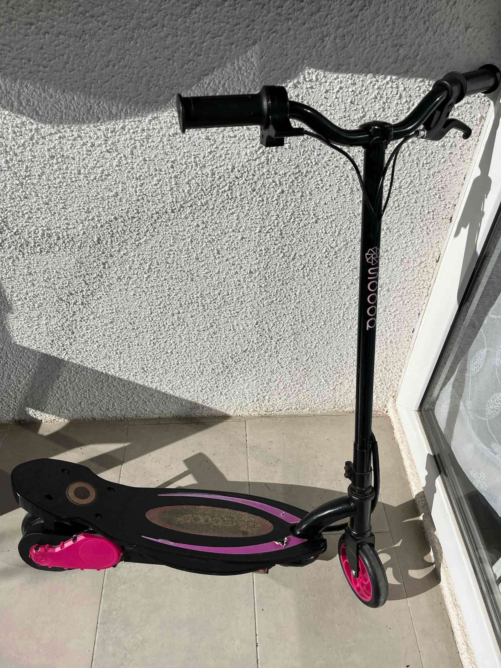 Scooter eléctrico negro y rosado - 3