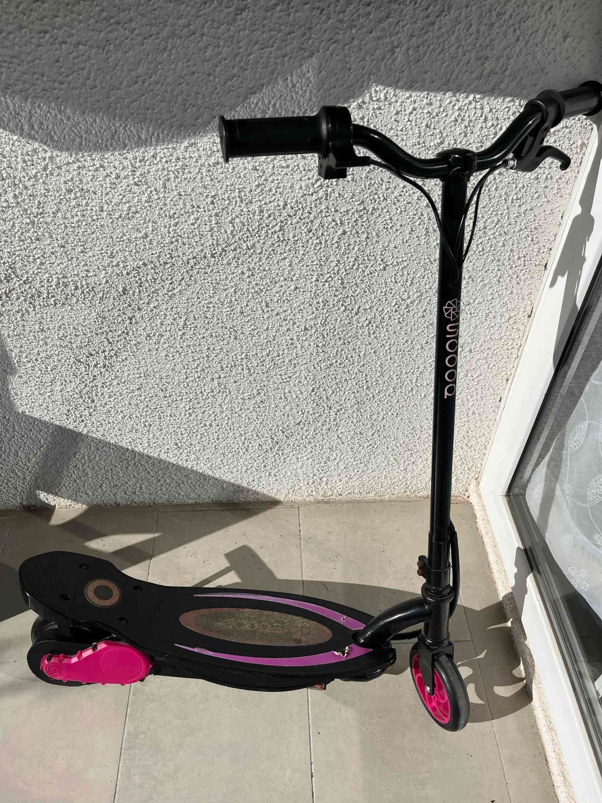 Scooter eléctrico negro y rosado - 6