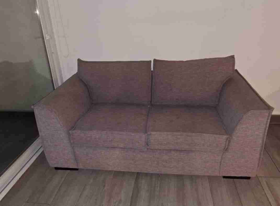 Sofá gris de dos cuerpos - miniatura 2