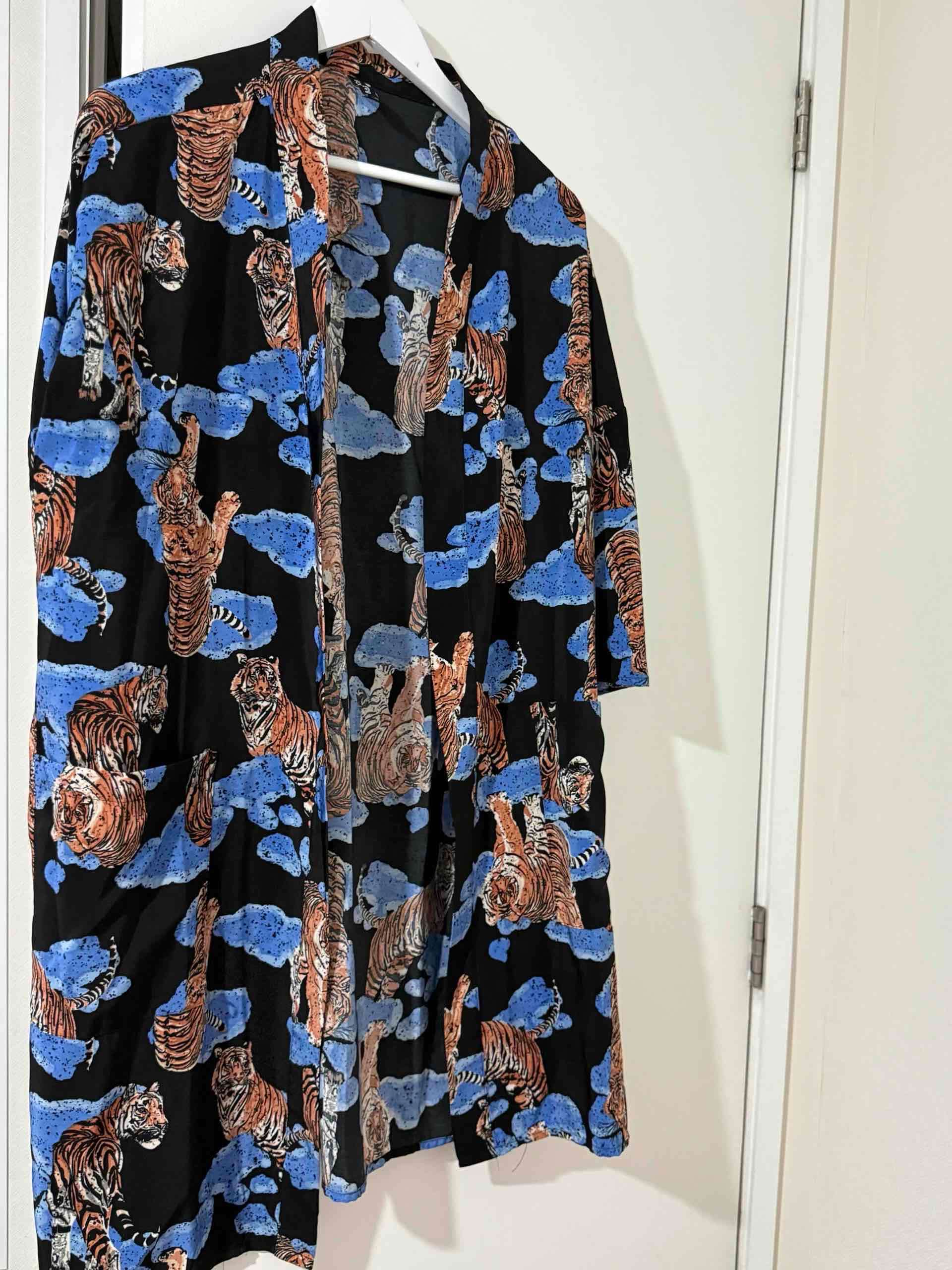 Kimono estampado de tigres