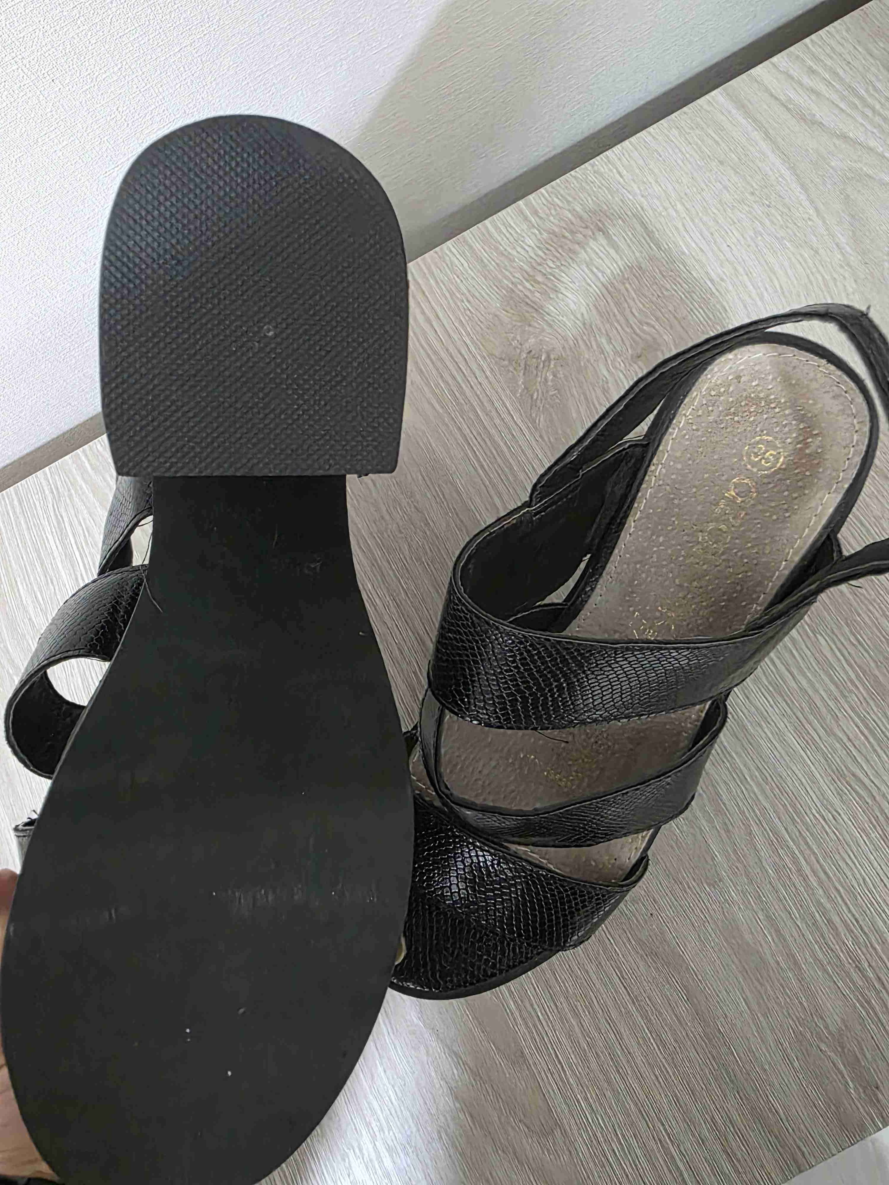 Sandalias negras de plataforma - miniatura 2