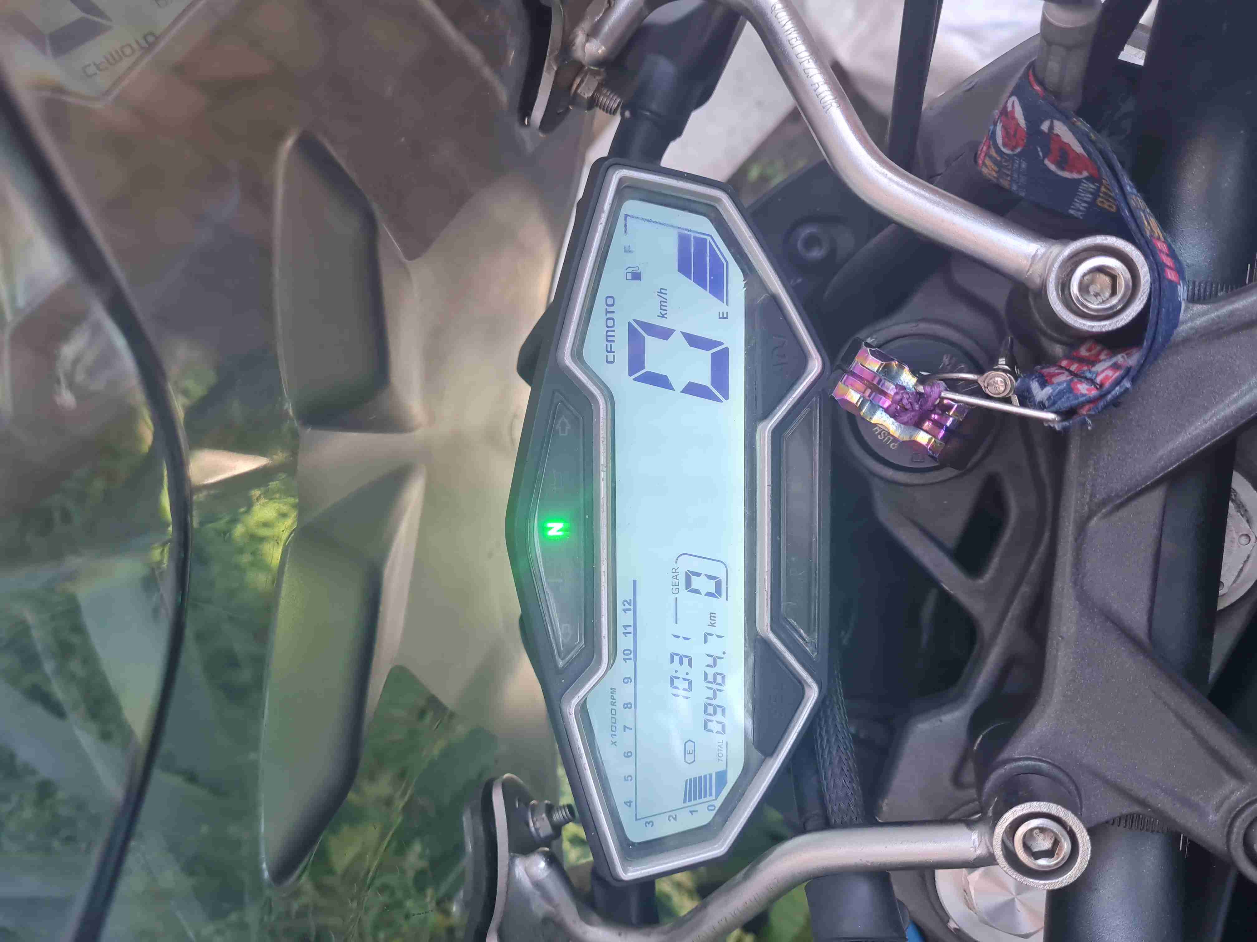 Moto CFMoto touring azul y negra - miniatura 4