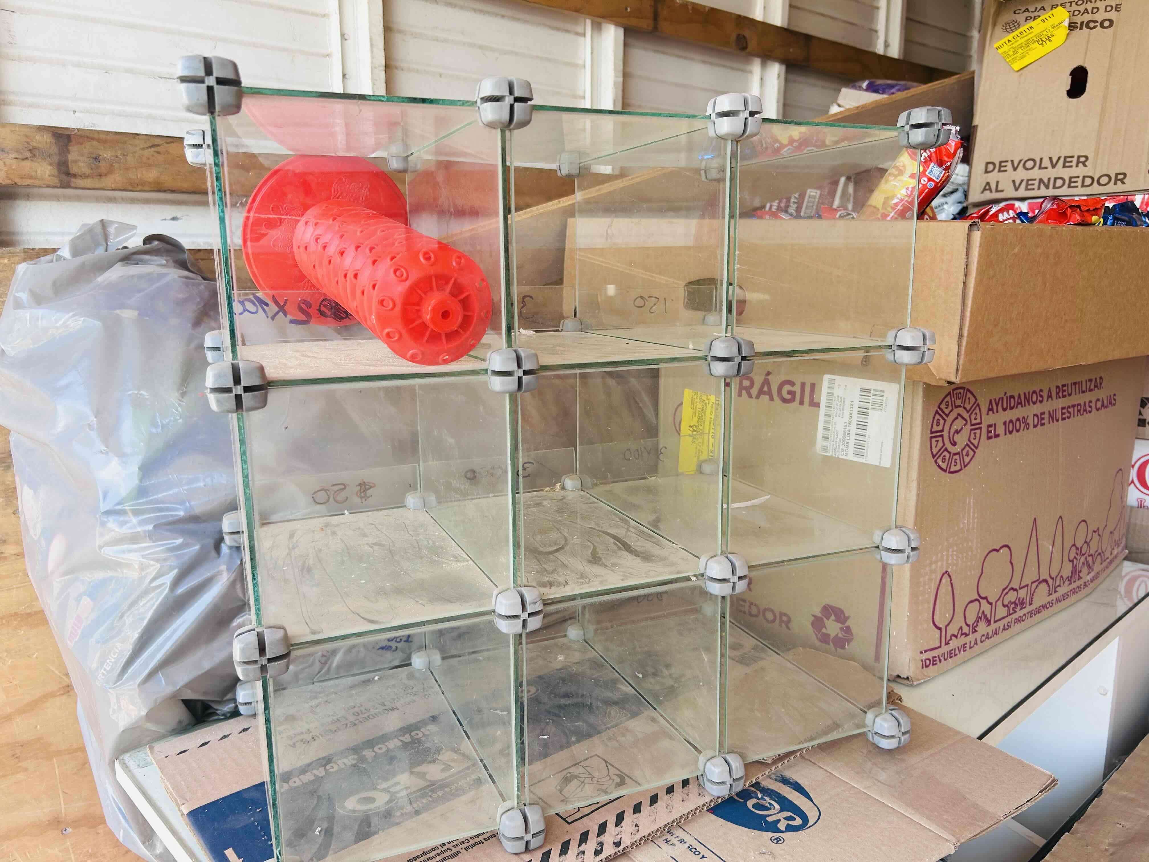 Dulcera,Estante de vidrio modular